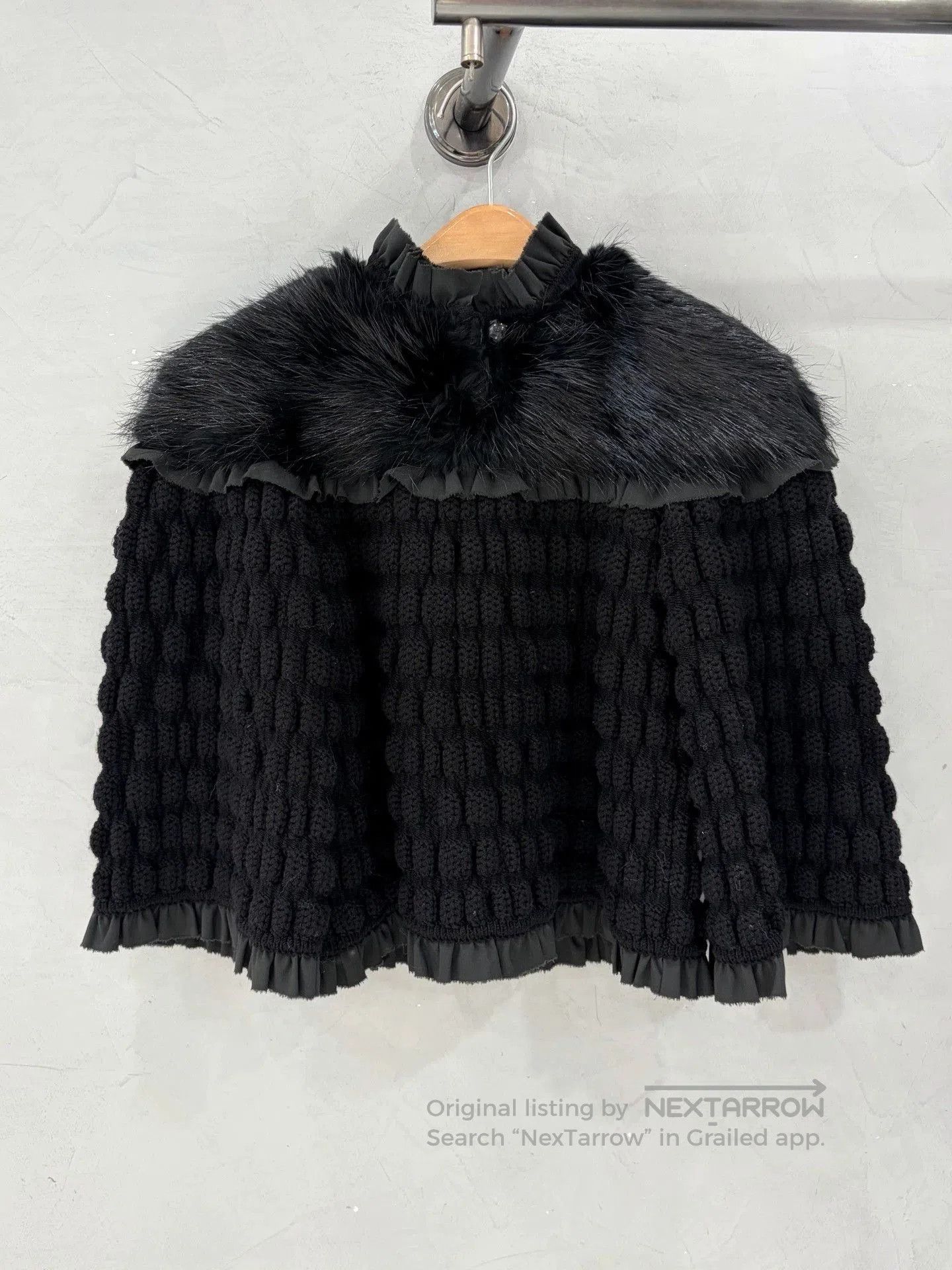Fendi Fendi Wool Mink Trim Short Cape. Size US S / EU 44-46 / 1 - 1 Thumbnail