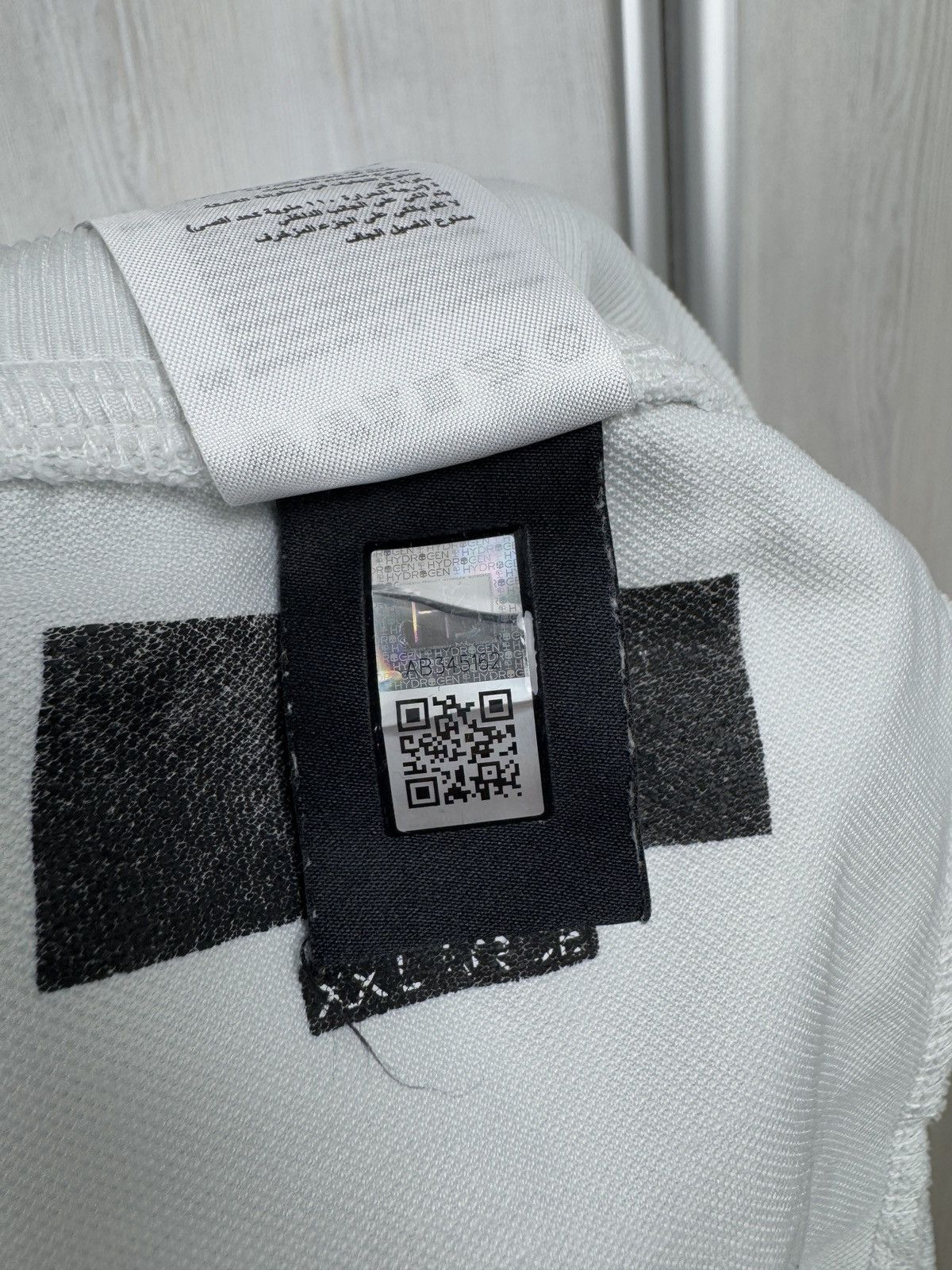 HYDROGEN Hydrogen white nylon reflective logo shorts Size US 36 / EU 52 - 8 Thumbnail