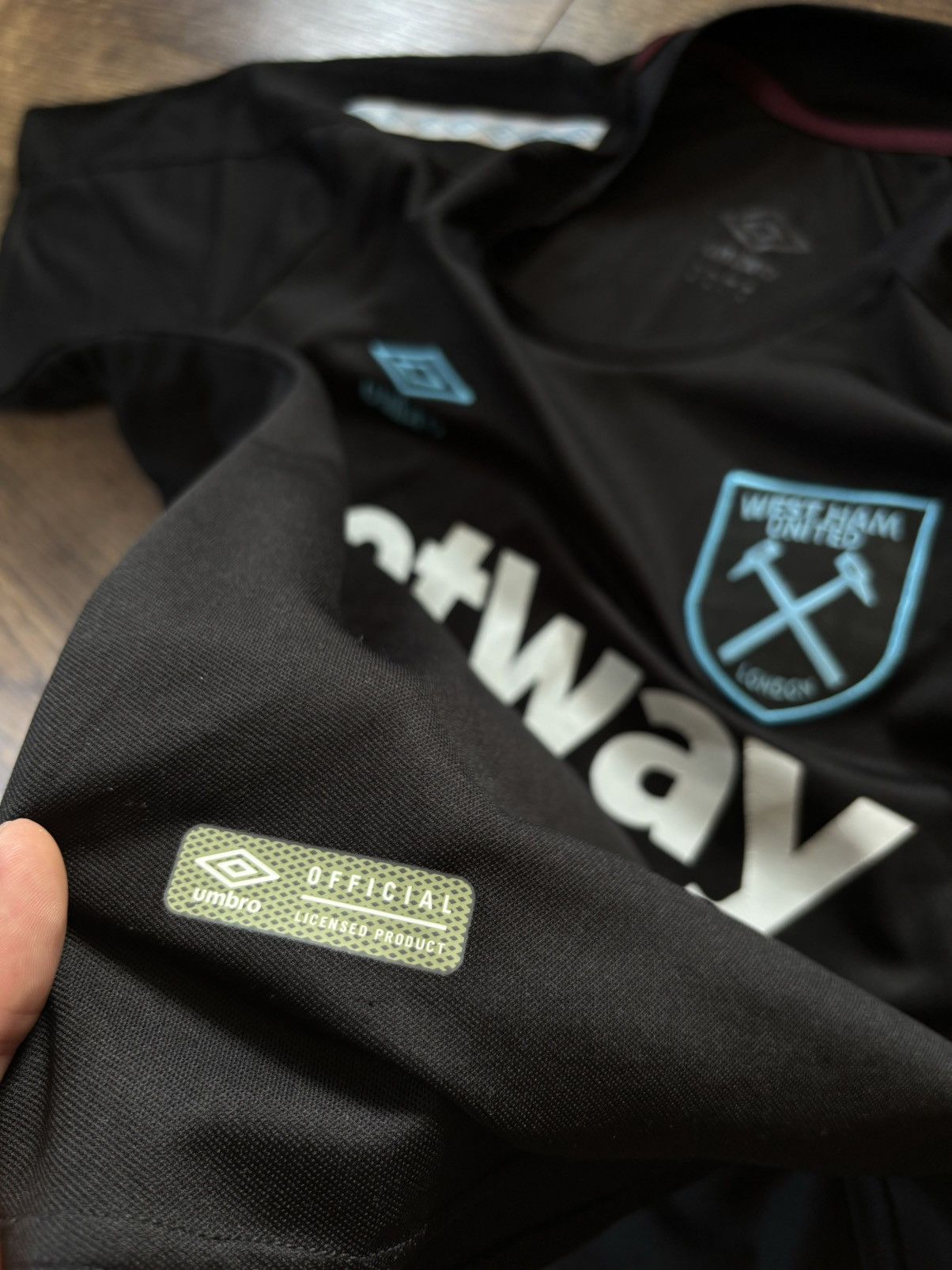 Umbro Jersey West Ham United 2017/2018 Umbro Soocer sz L Size US L / EU 52-54 / 3 - 6 Thumbnail