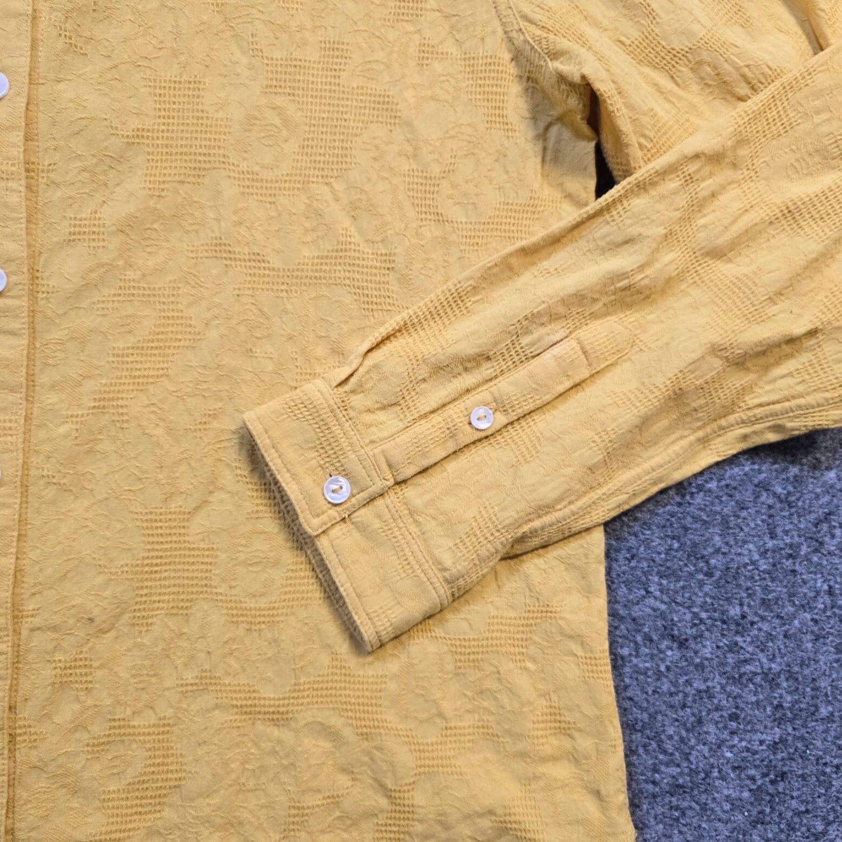 Carbon2Cobalt Carbon 2 Cobalt Top Womens Yellow Embossed Textured Floral Blouse Size M / US 6-8 / IT 42-44 - 3 Thumbnail