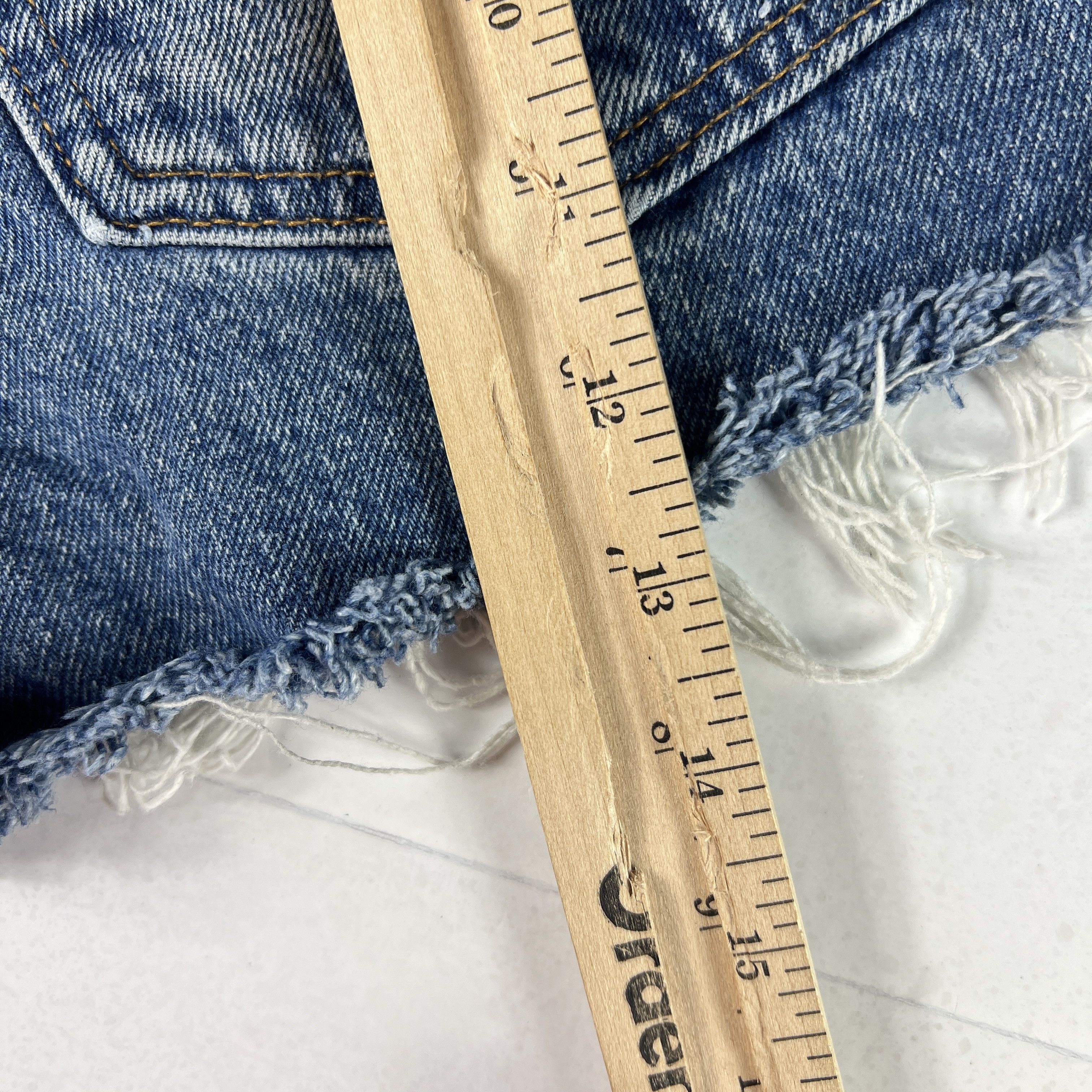 Levi's × Vintage VTG 90s Levi's Jean Shorts 517 Cut Off Thrashed Denim Jorts Size US 30 / EU 46 - 16 Thumbnail