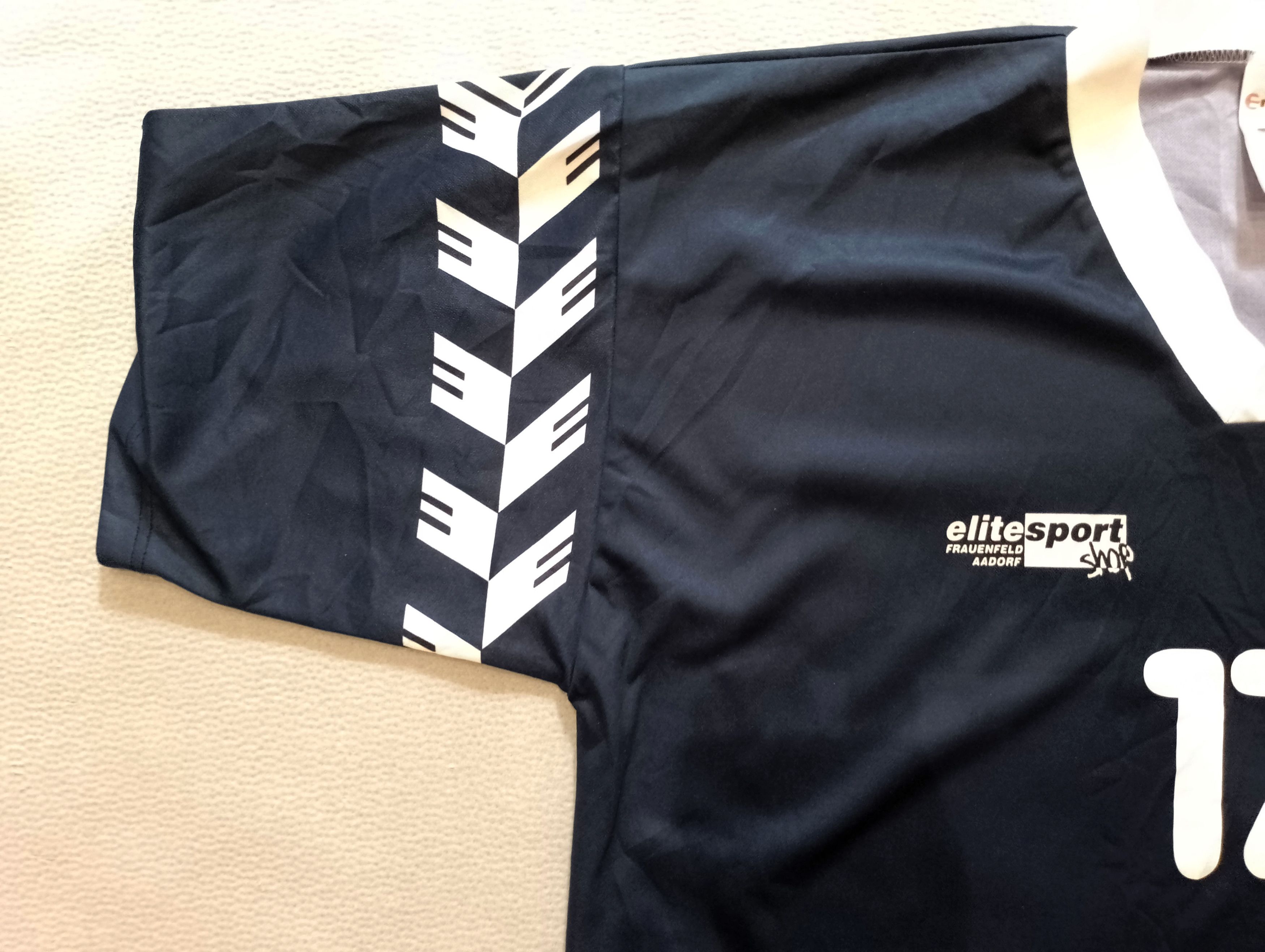 Erima Football Shirt Erima FC Italica #17 Size L/XL Retro Jersey Size US L / EU 52-54 / 3 - 5 Thumbnail