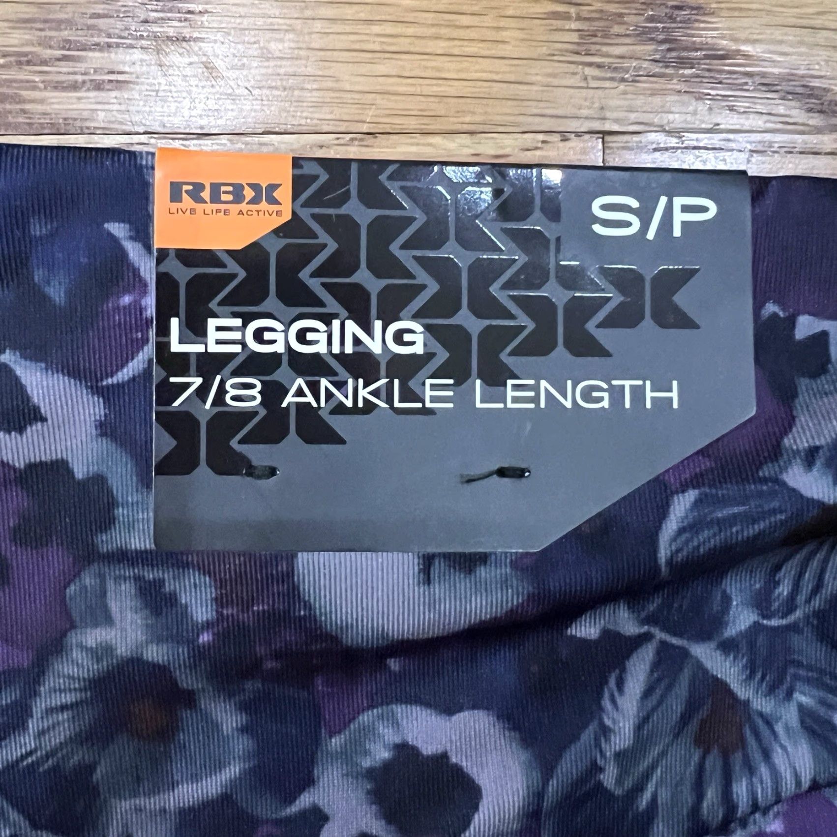 Reebok VINTAGE Reebok Women's Athletic Leggings Size Small Ankle Purple Floral Sport Activewear Size 28" / US 6 / IT 42 - 4 Thumbnail