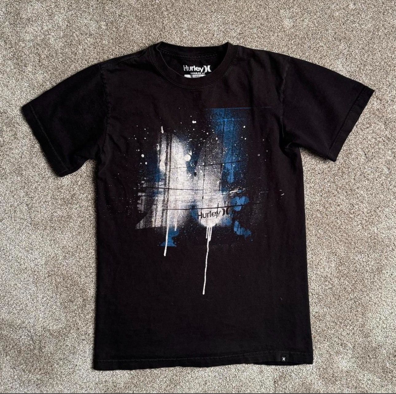 Hurley Y2K HURLEY “SPRAYPAINT” GRAPHIC TEE Size US S / EU 44-46 / 1 - 1 Thumbnail