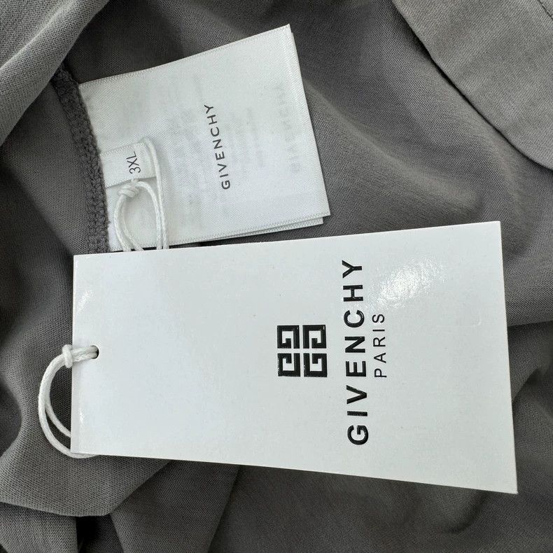 Givenchy Givenchy SizeXXXL Collaborative Chito Spray Graffiti Dog He Size US M / EU 48-50 / 2 - 5 Thumbnail