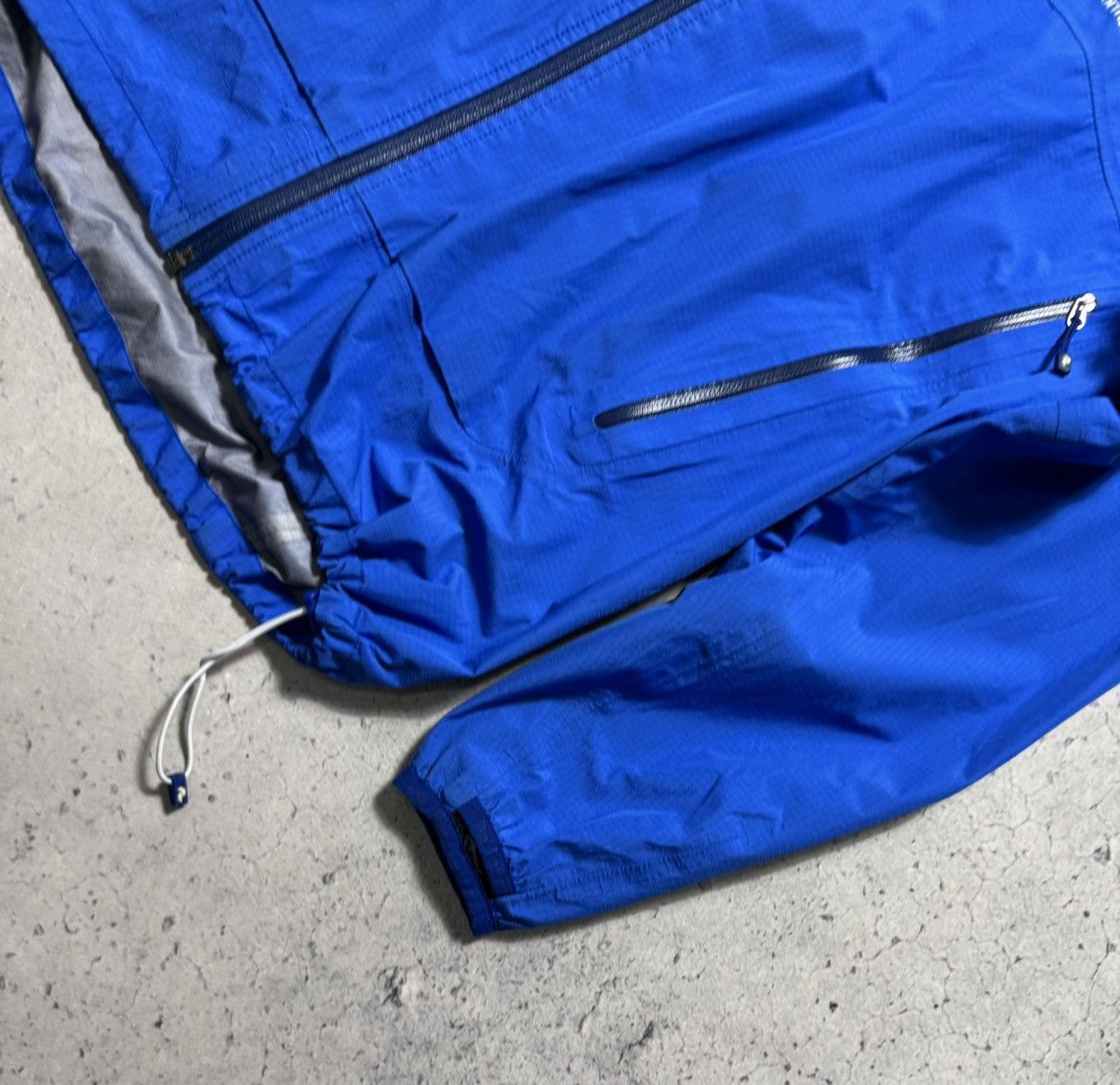 Peak Performance Peak Performance Gore-Tex Blue Membrane Light Jacket Size L Size US L / EU 52-54 / 3 - 4 Thumbnail