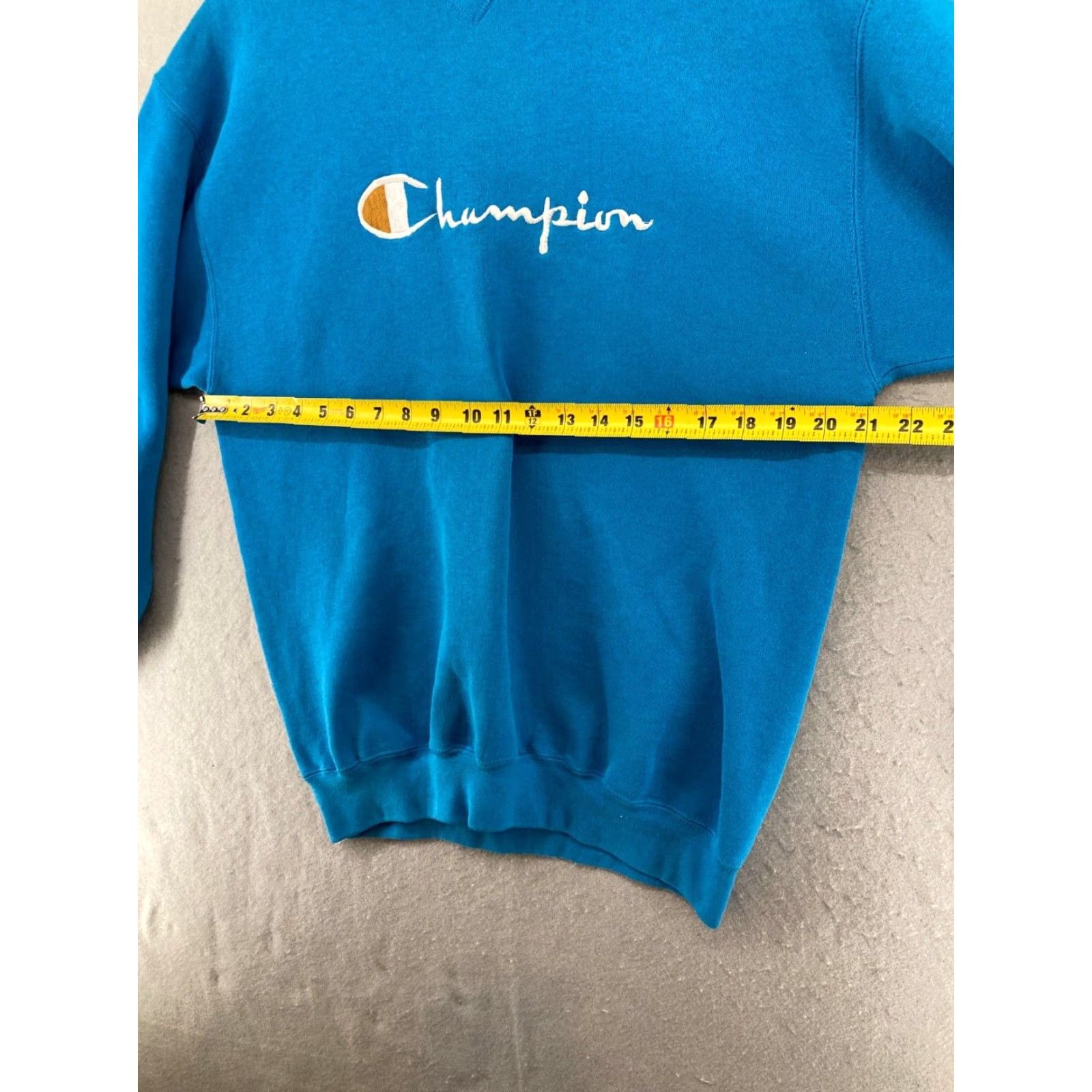 Champion VINTAGE Champion Mens Sweatshirt Large Blue USA MADE Classic Dads Spellout Logo Size US L / EU 52-54 / 3 - 2 Thumbnail