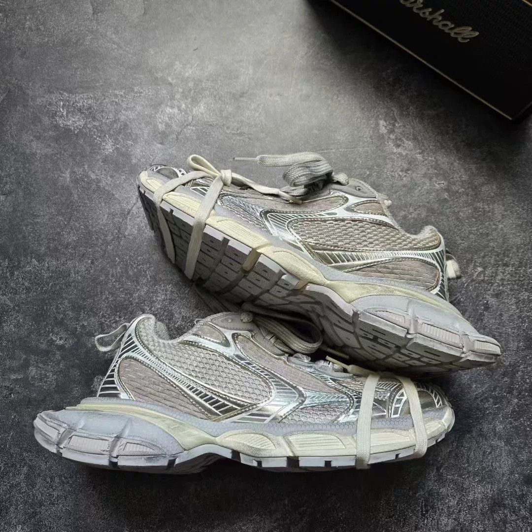 Balenciaga Balenciaga Beige Lowtop Sneakers XXXL Men Size US 10 / EU 43 - 1 Thumbnail