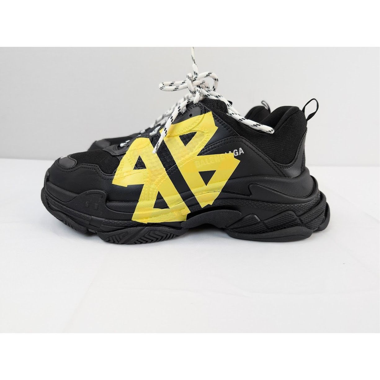 Balenciaga o1rshd1 Triple S Sneakers in Black/Yellow Size US 12 / EU 45 - 9 Thumbnail