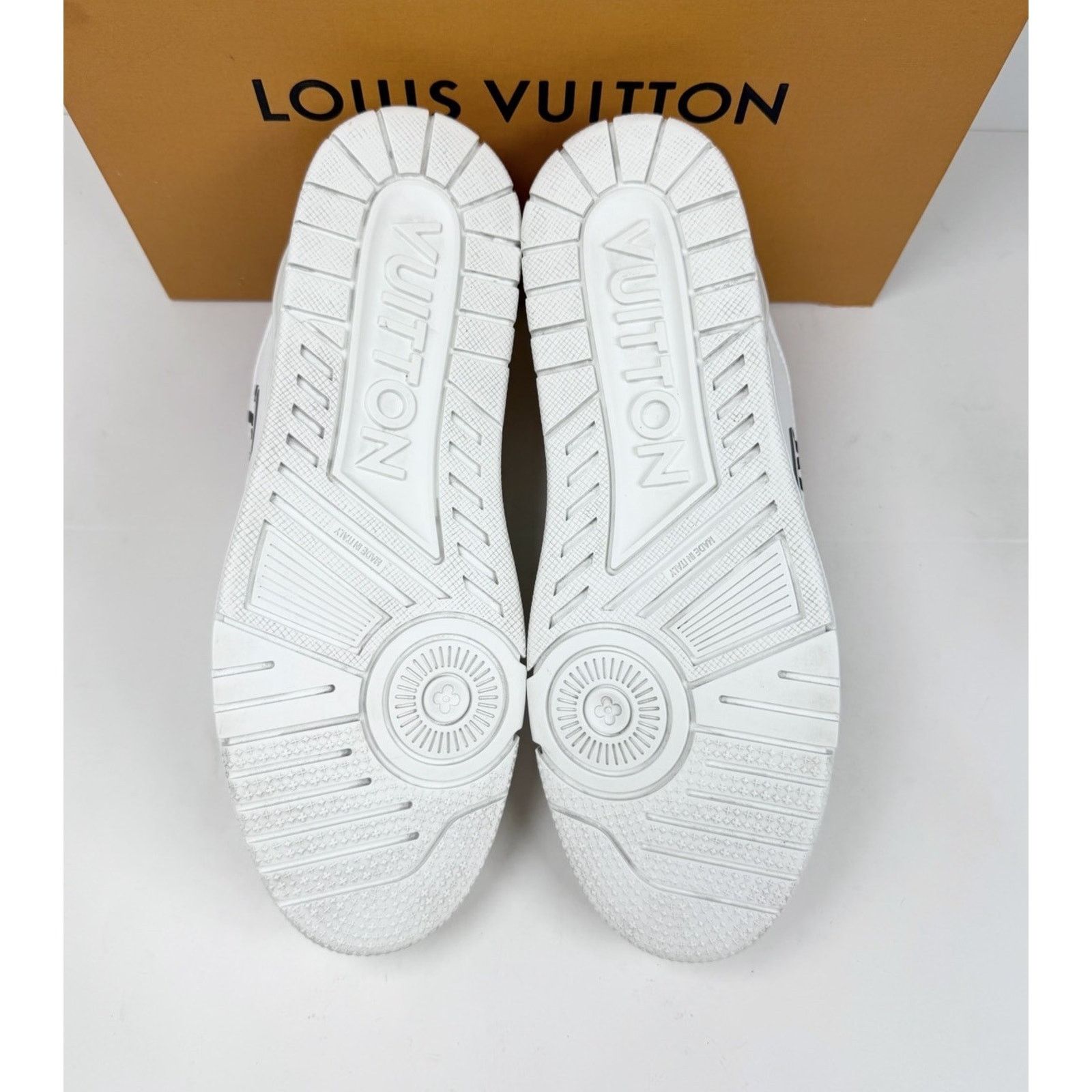 Louis Vuitton Size 8LV/9US - Louis Vuitton White Black Trainers Size US 9 / EU 42 - 7 Thumbnail