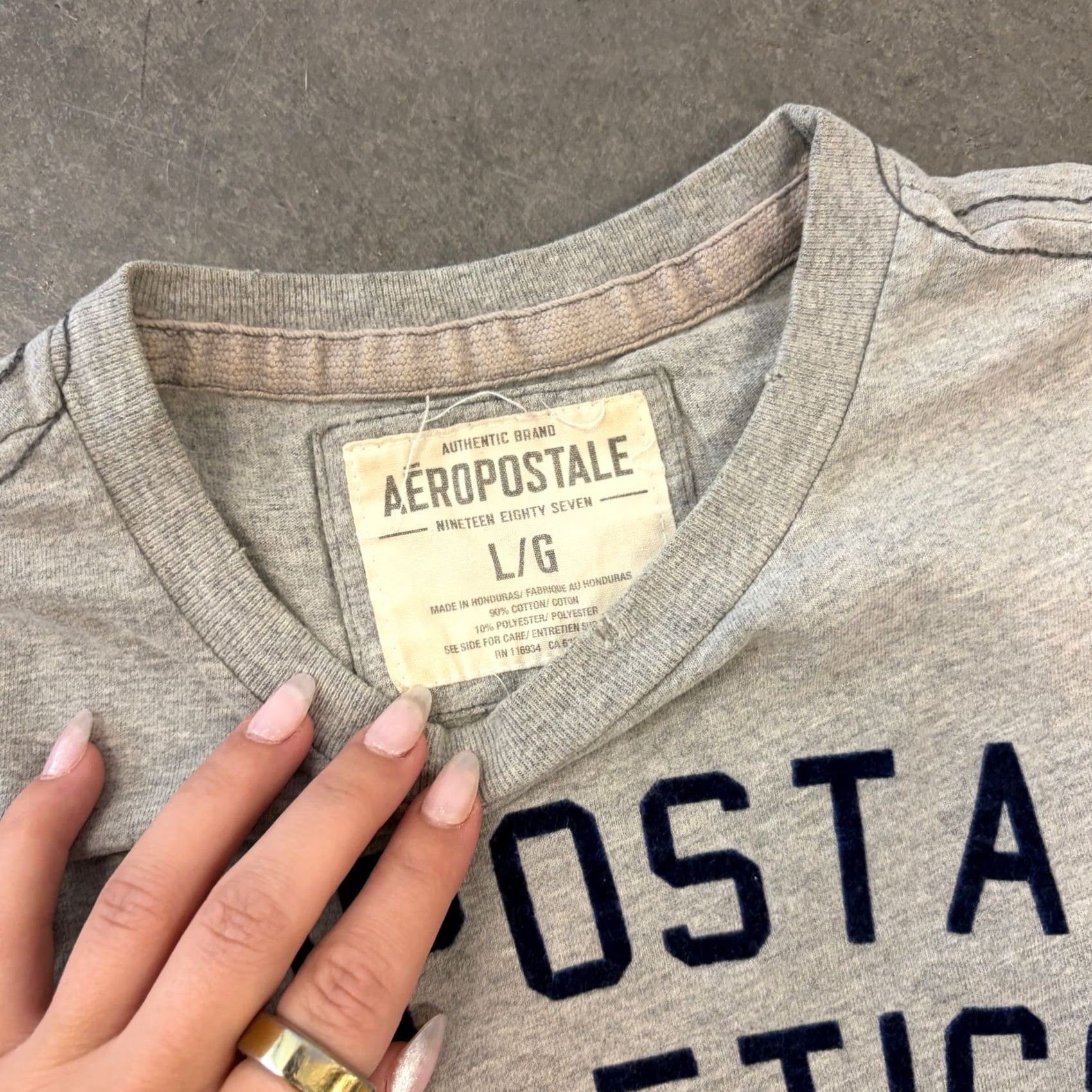Aeropostale VINTAGE Aeropostale Athletics Graphic Tee Mens L Gray Yellow Embroidered Tee Size US L / EU 52-54 / 3 - 3 Thumbnail