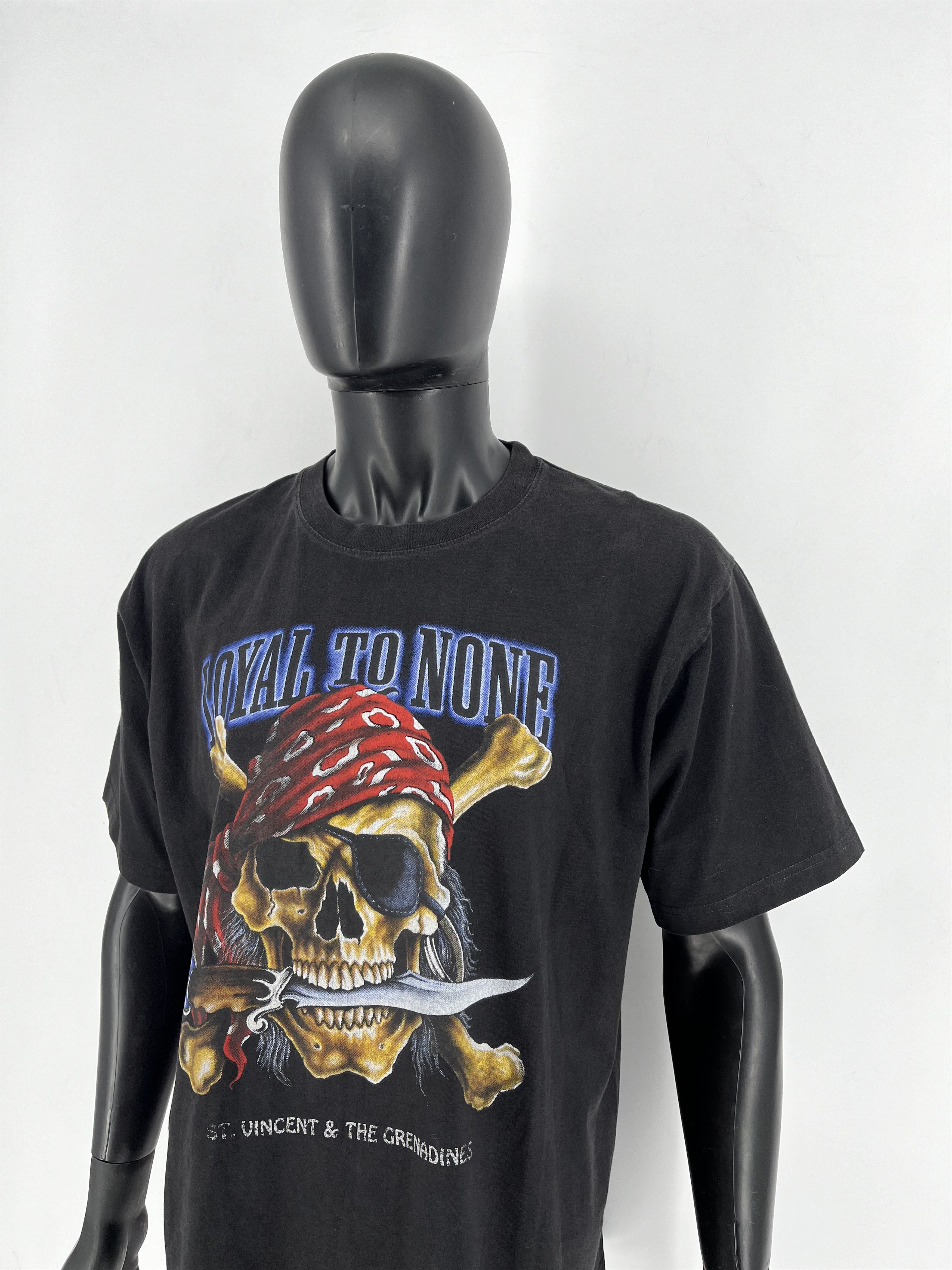 Vintage Loyal To None Pirate Crossbones Knife Graphic Shirt 2000s Size US XL / EU 56 / 4 - 4 Thumbnail