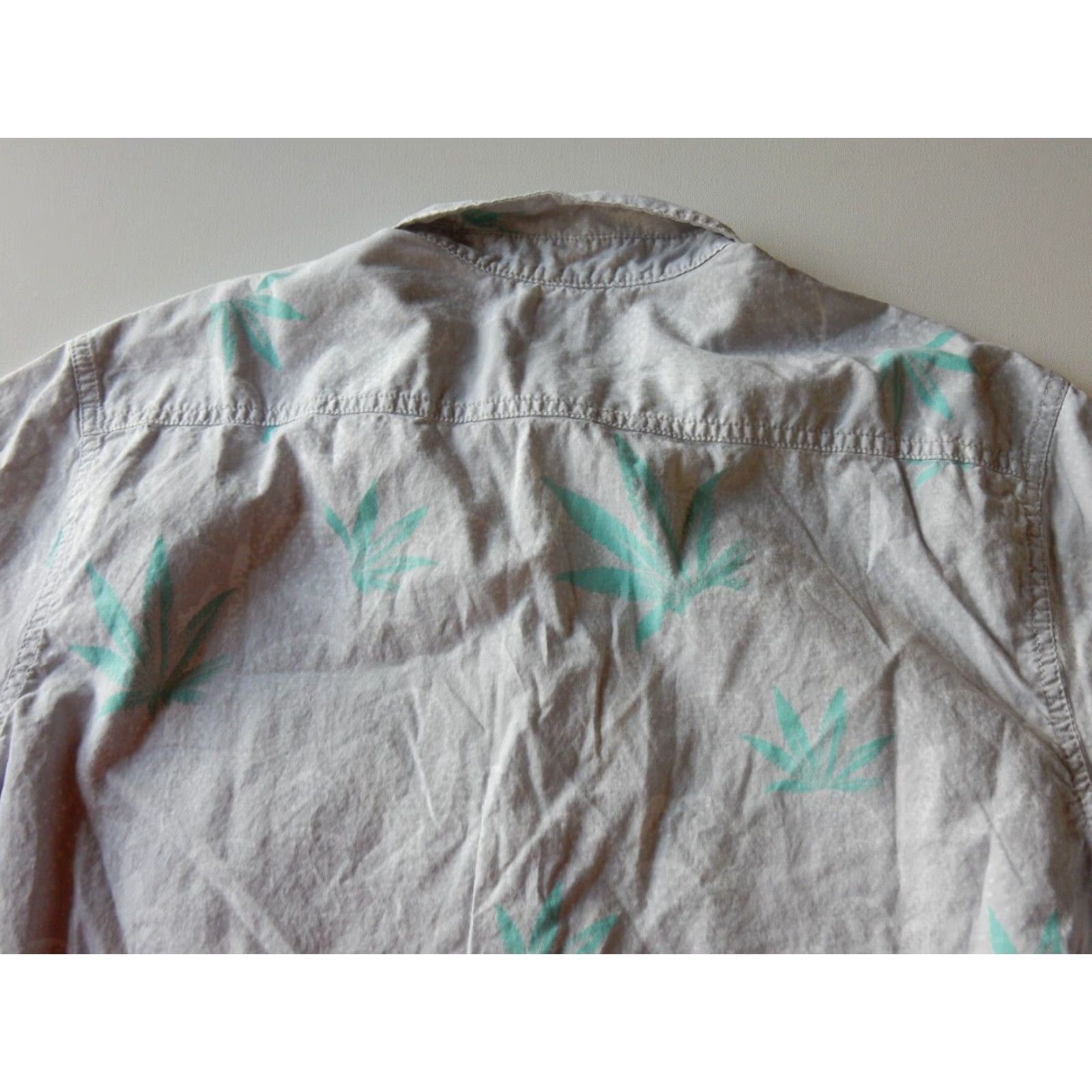 Quiksilver QUICKSILVER Men's Floral Short Sleeve Button-Up Shirt Size L Gray Size US L / EU 52-54 / 3 - 3 Thumbnail