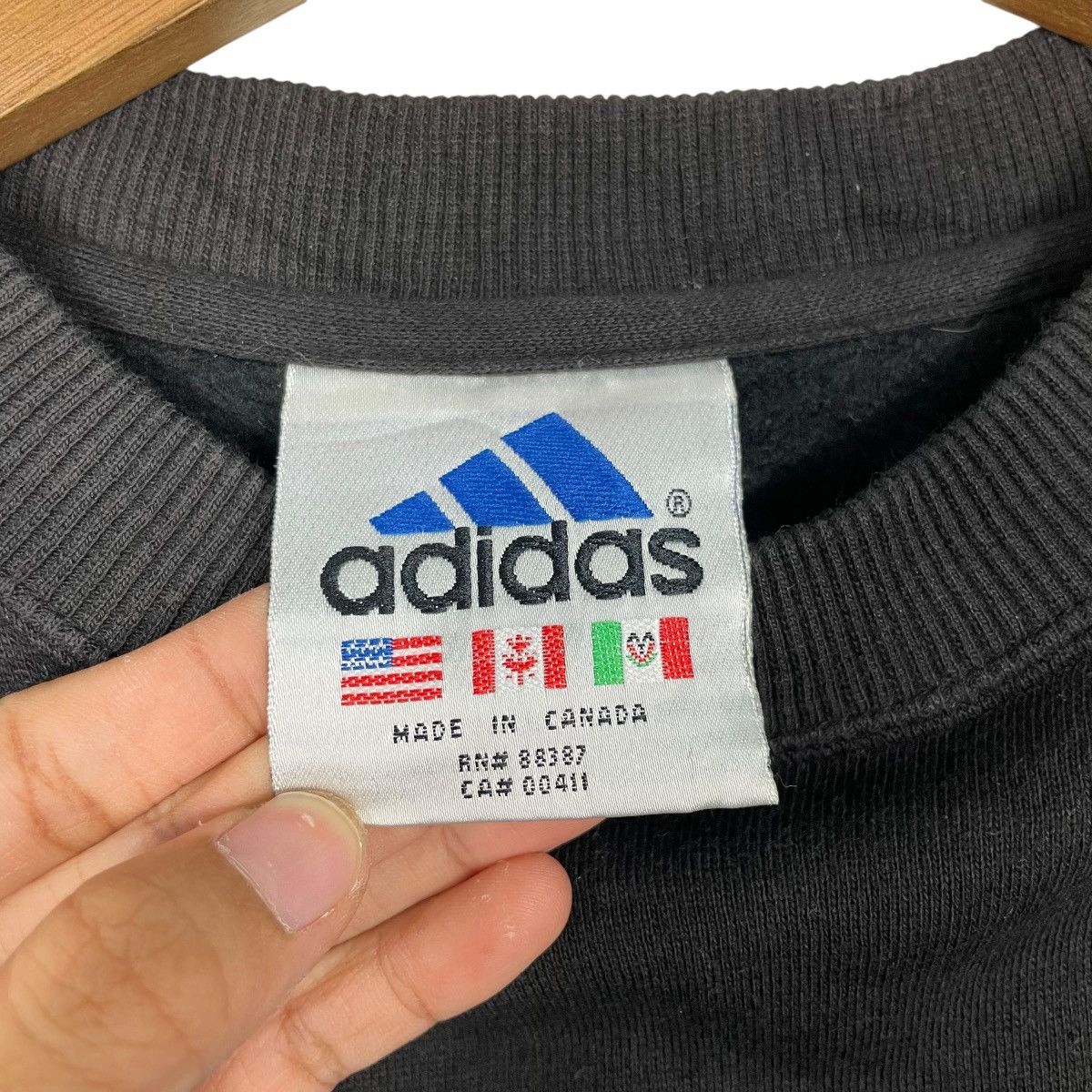 Adidas Vintage Adidas Crewneck Sweatshirt Size US M / EU 48-50 / 2 - 11 Thumbnail