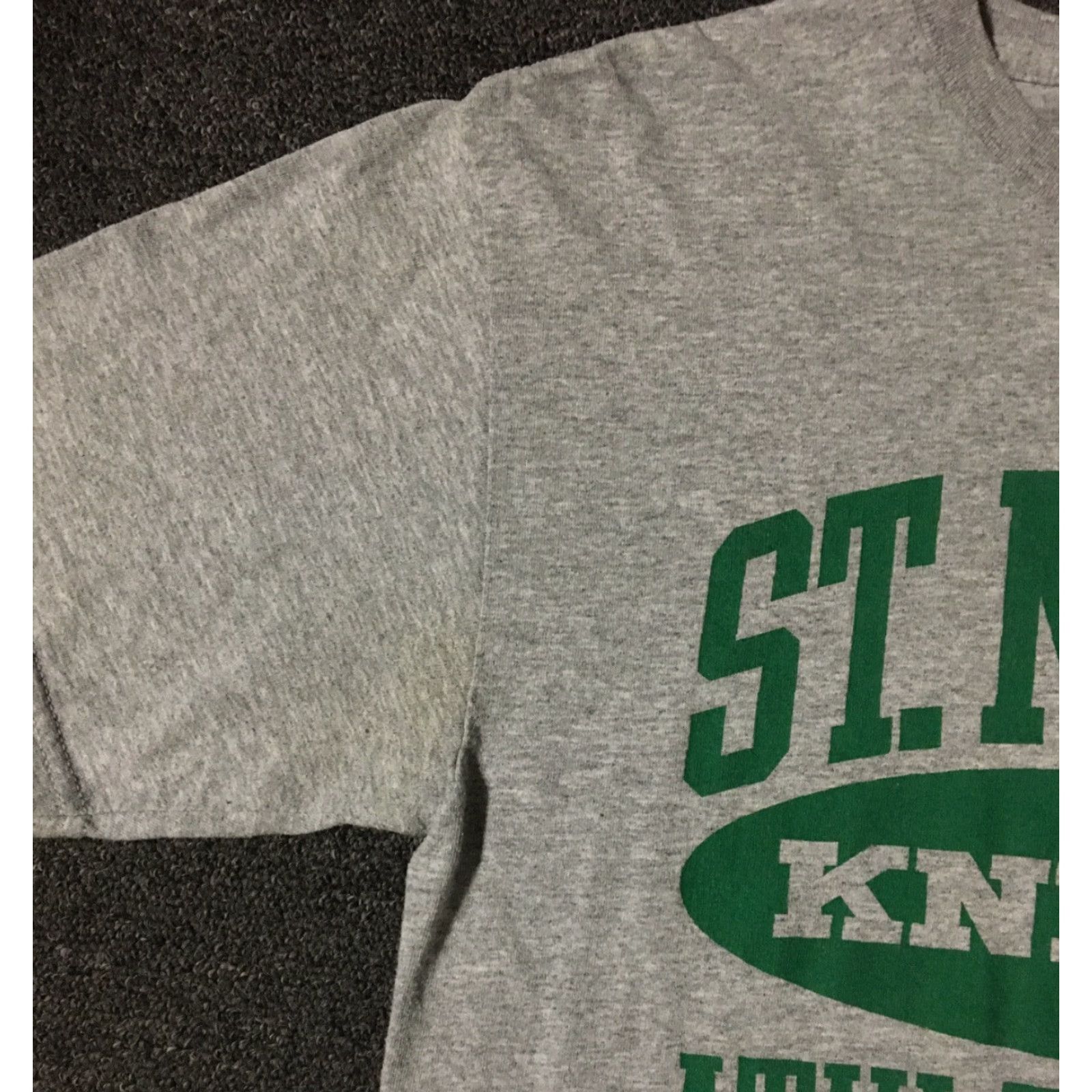 Vintage VINTAGE St. Mary’s Knights Athletics Shirt M Gray 90s Grunge School Sports Track & Field PE Mens Size US M / EU 48-50 / 2 - 5 Thumbnail