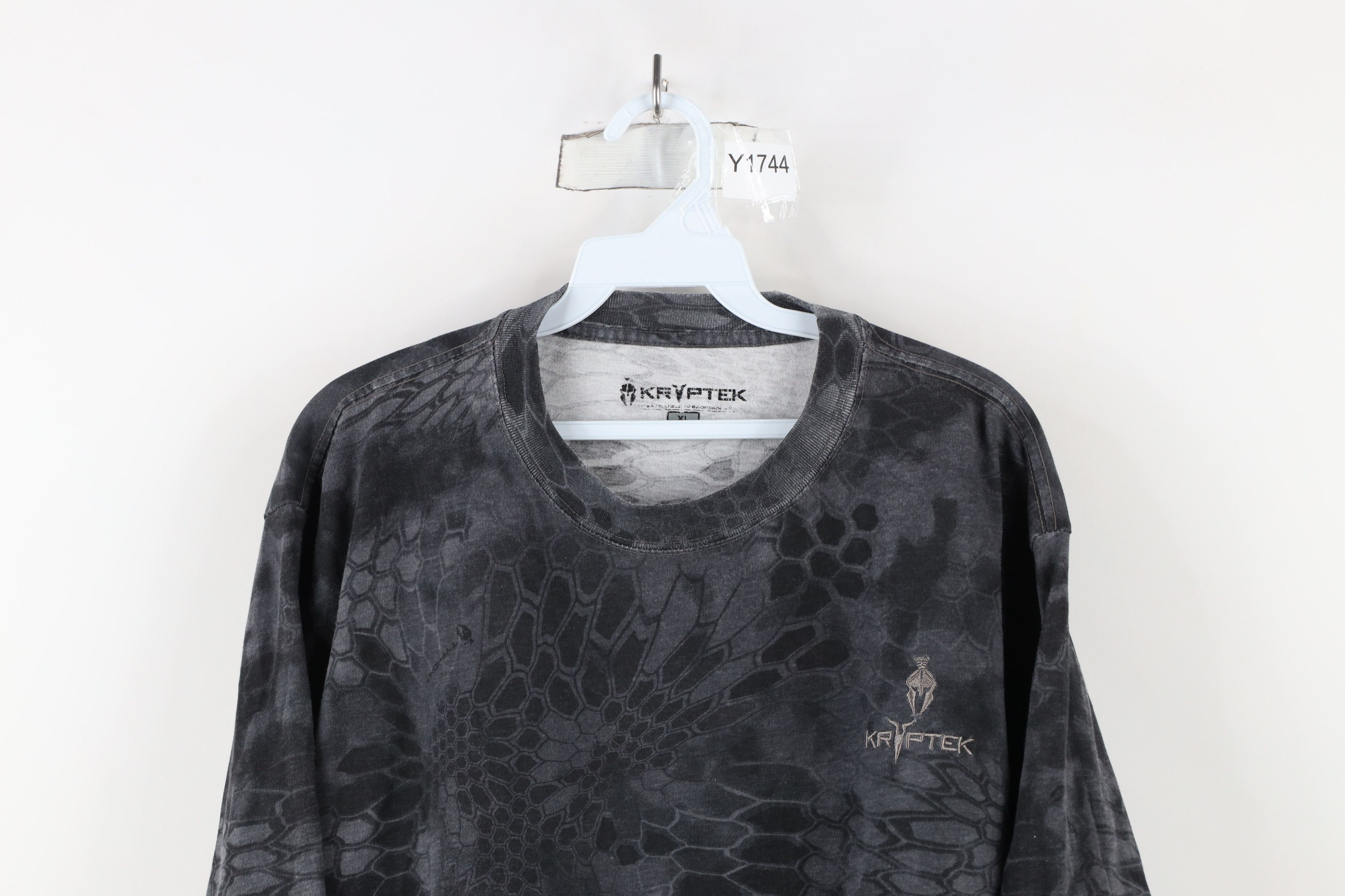 Vintage Kryptek Faded Typhon Camouflage Long Sleeve T-Shirt Cotton Size US XL / EU 56 / 4 - 2 Thumbnail