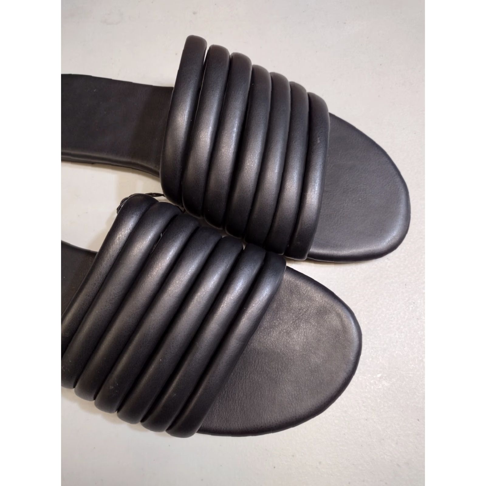 Vintage Time and Tru Women's Black Multi-Band Slide Flat Sandals Memory Foam Size 10 Size US 10 / IT 40 - 3 Thumbnail