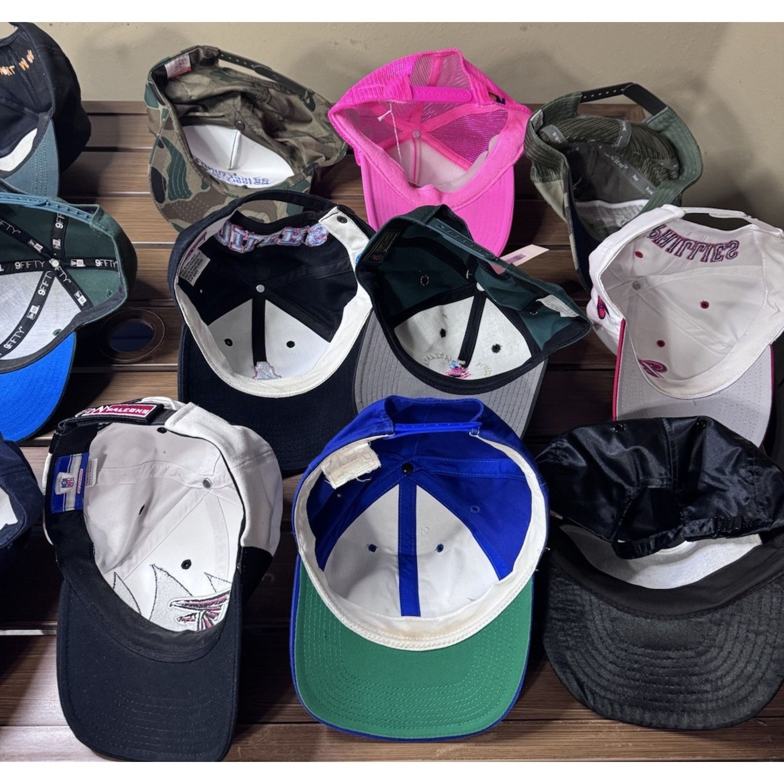 Other HUGE LOT of 18 VINTAGE Y2k SNAPBACK HATS Reseller Bundle Size ONE SIZE - 5 Thumbnail
