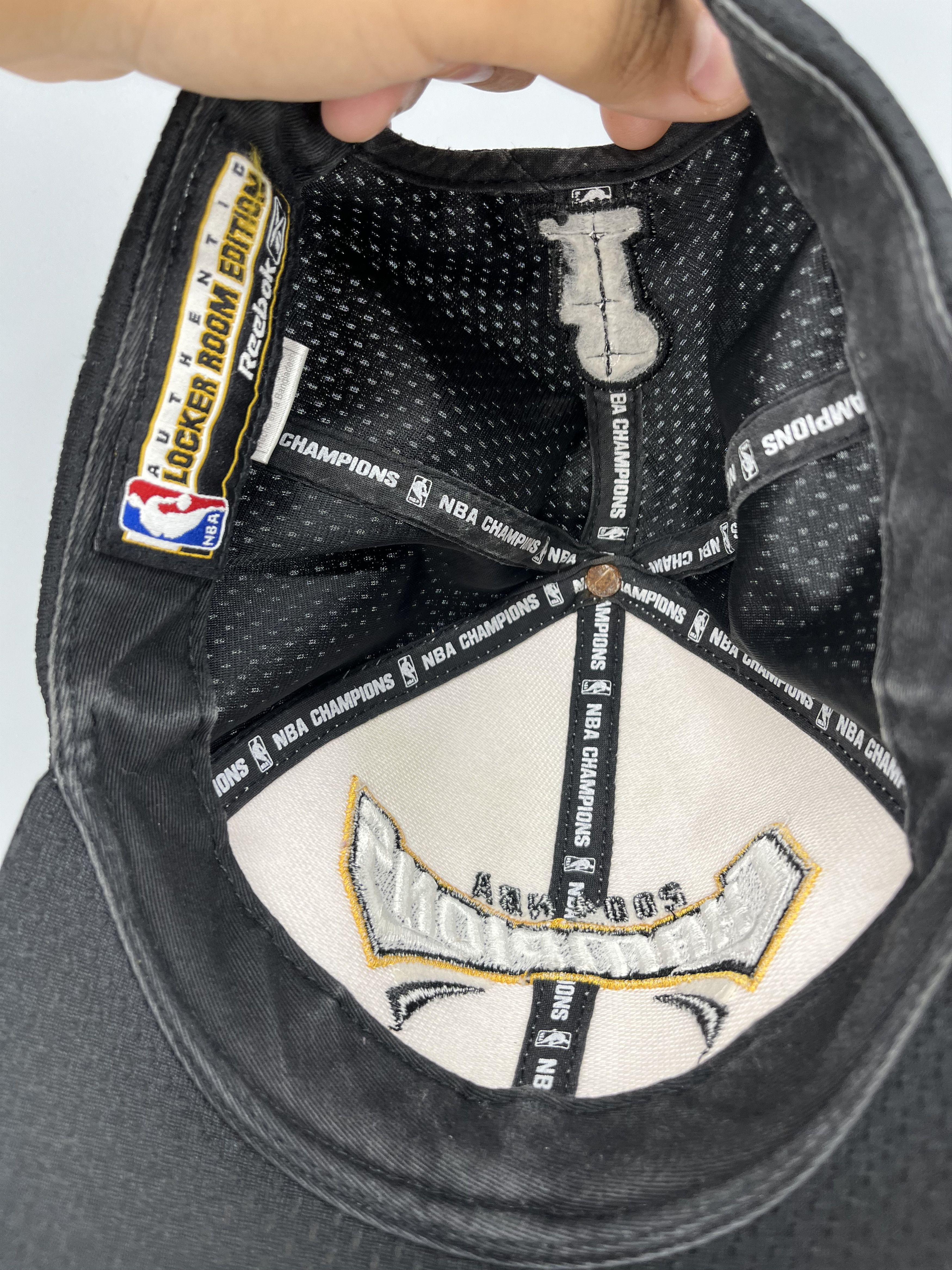 NBA 2004 NBA CHAMPIONS Final Celtics Velcro back hat Reebok Size ONE SIZE - 6 Thumbnail