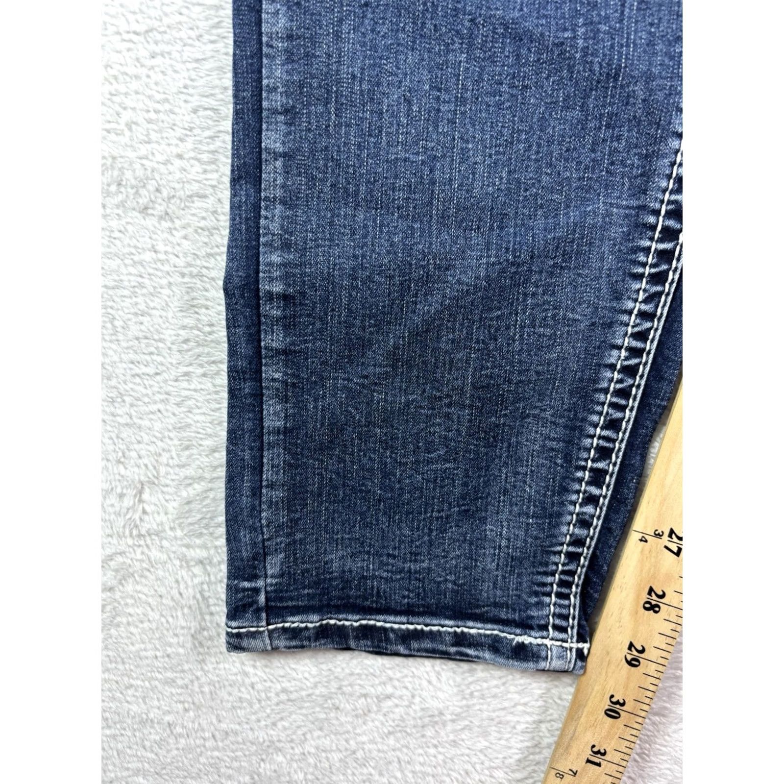 Vintage Love Indigo Premium Jeans Women's Jeans Cropped Dark Wash Embroidered Size 16W Mid Rise 5-Pocket Blue Denim Size 38" / US 16 / IT 52 - 4 Thumbnail