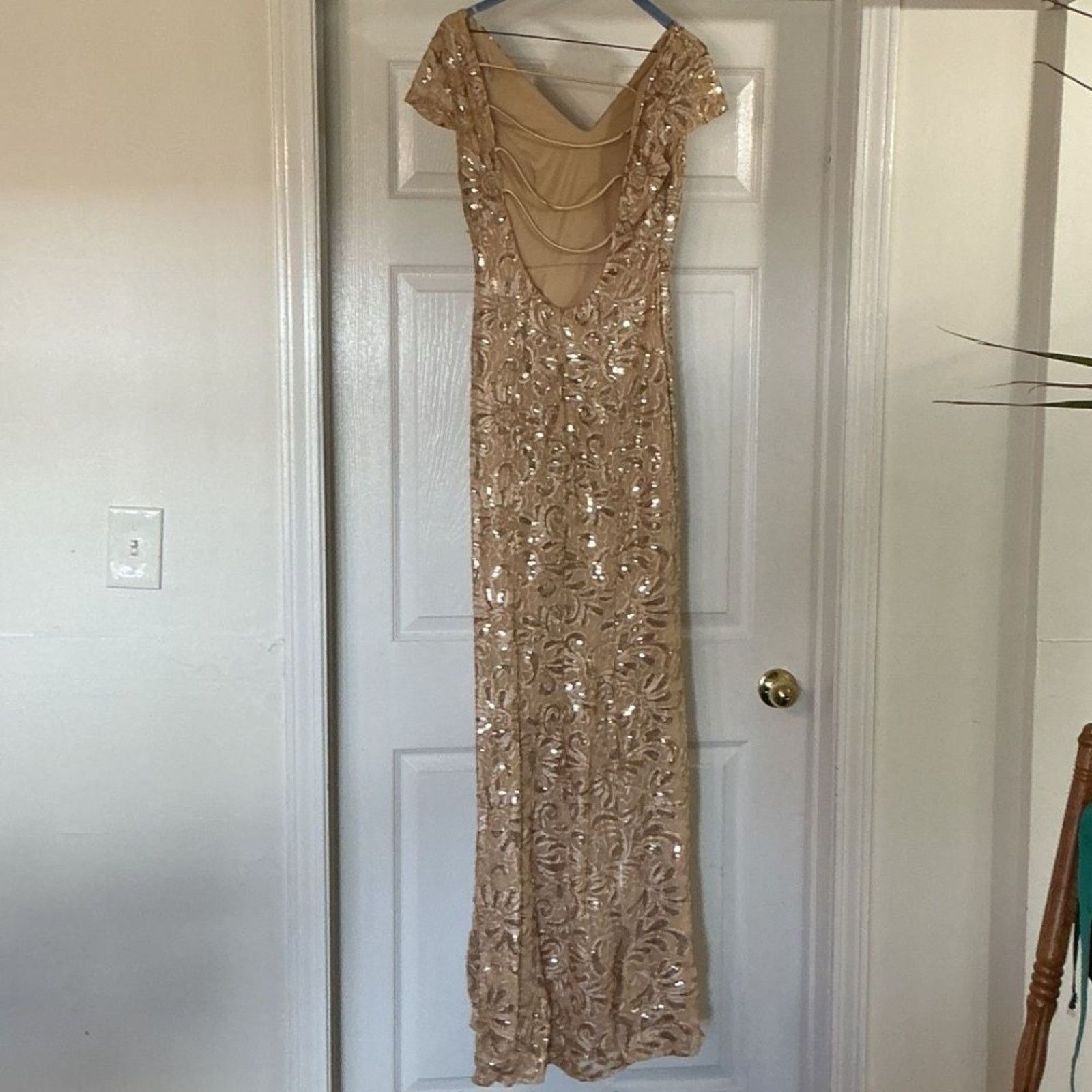 Other Maria Cristina Gold Sequin Gown Formal Off Shoulder Size M Size M / US 6-8 / IT 42-44 - 3 Thumbnail