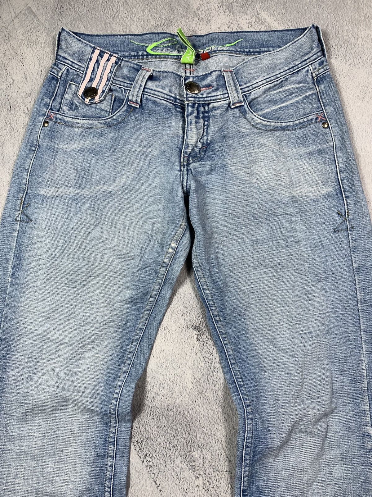 Japanese Brand × Vintage Vintage Y2K Japanese faded flared denim jeans size 30 Size 30" / US 8 / IT 44 - 4 Thumbnail
