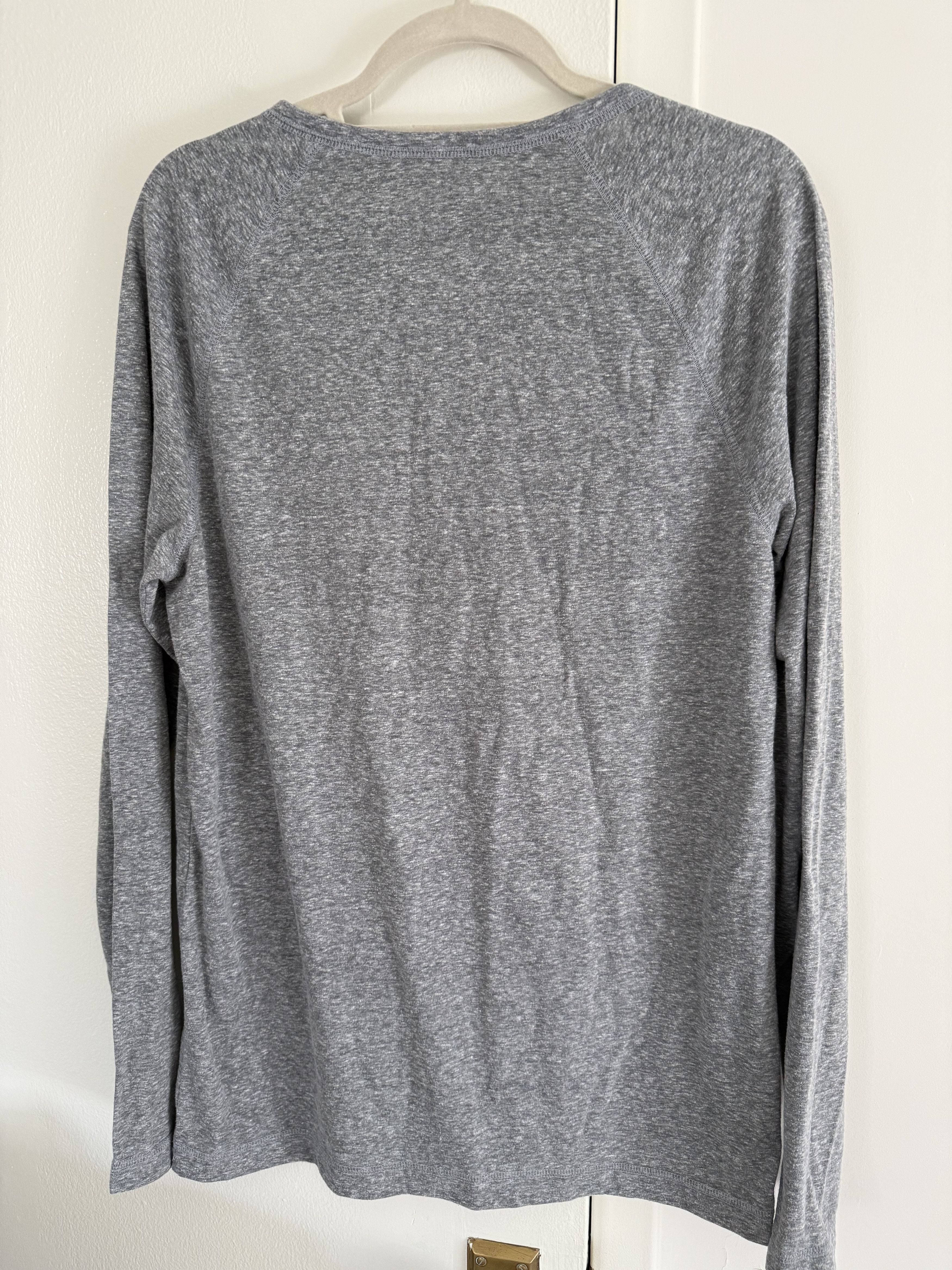 Mossimo Heathered Gray Athletic Fit Long Sleeve Henley T-Shirt Size US M / EU 48-50 / 2 - 3 Thumbnail