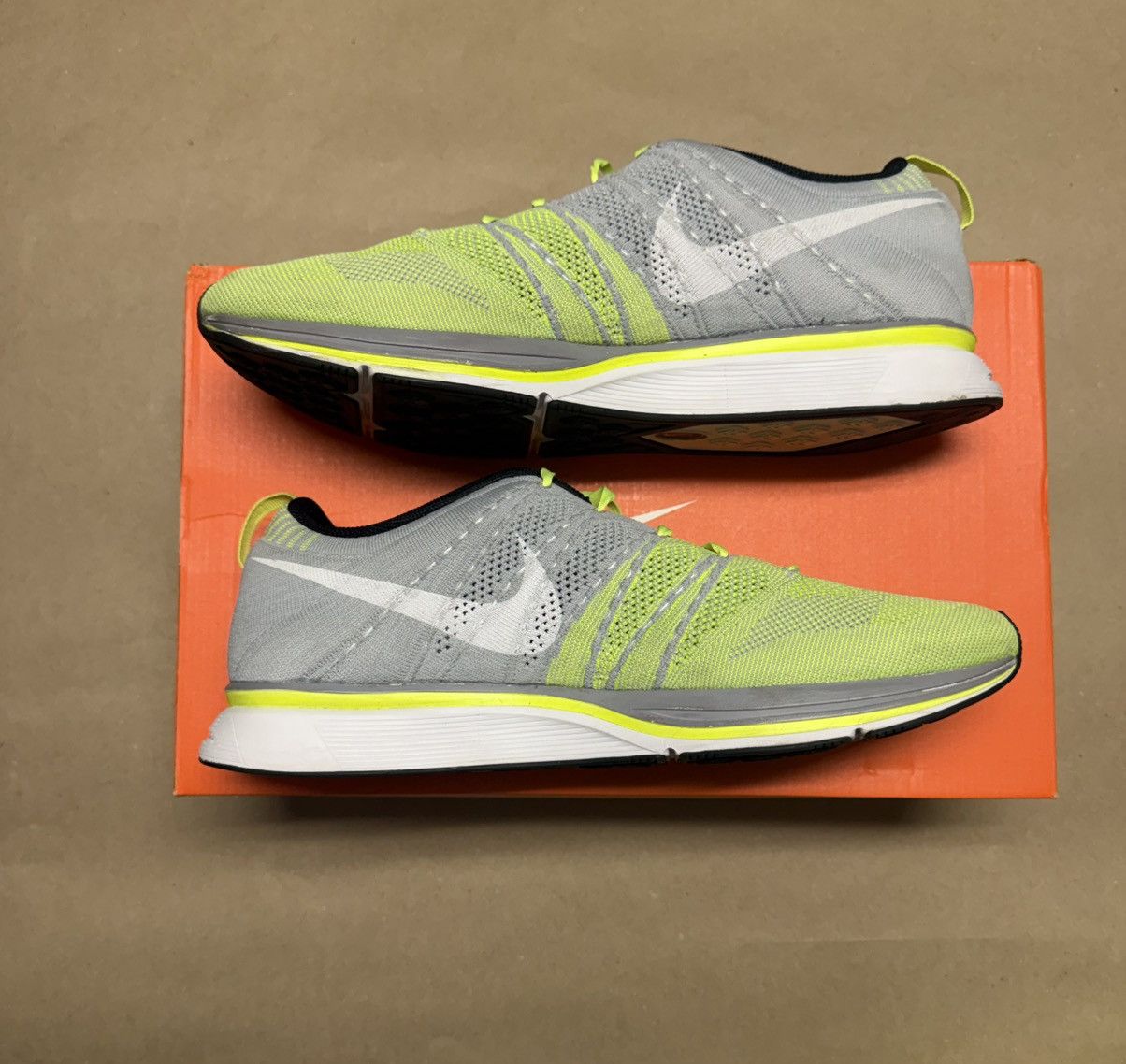 Nike Nike Flyknit Trainer + Volt White Mens sz 14 Running Shoes! Size US 14 / EU 47 - 2 Thumbnail