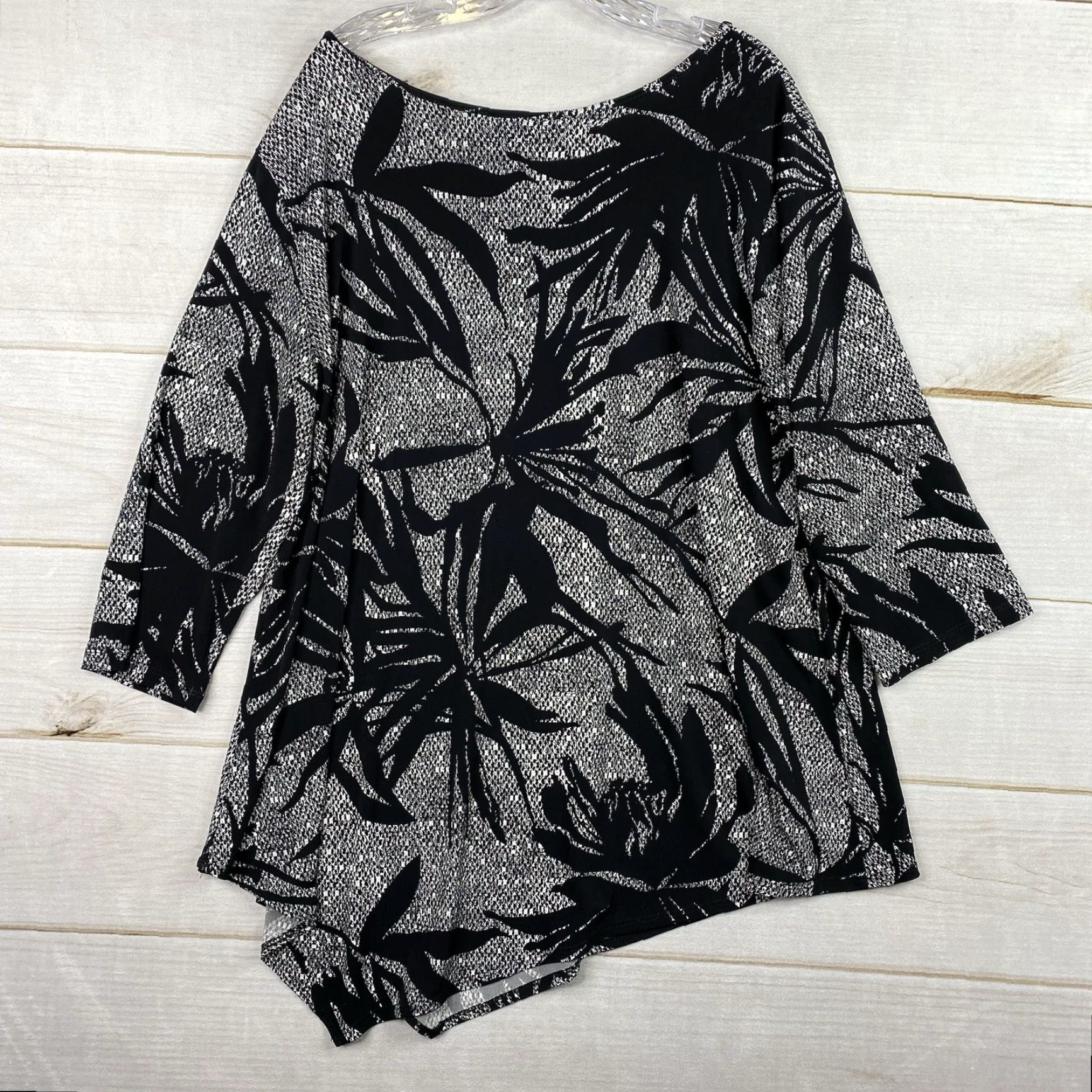 Vintage Ciara Sun Woo Top Womens 2X Black Floral Stretch Asymmetrical Hem Artsy Travel Shirt Womens 2X Black Floral Artsy Rose 90s USA Size XXL / US 16-18 / IT 52-54 - 7 Thumbnail