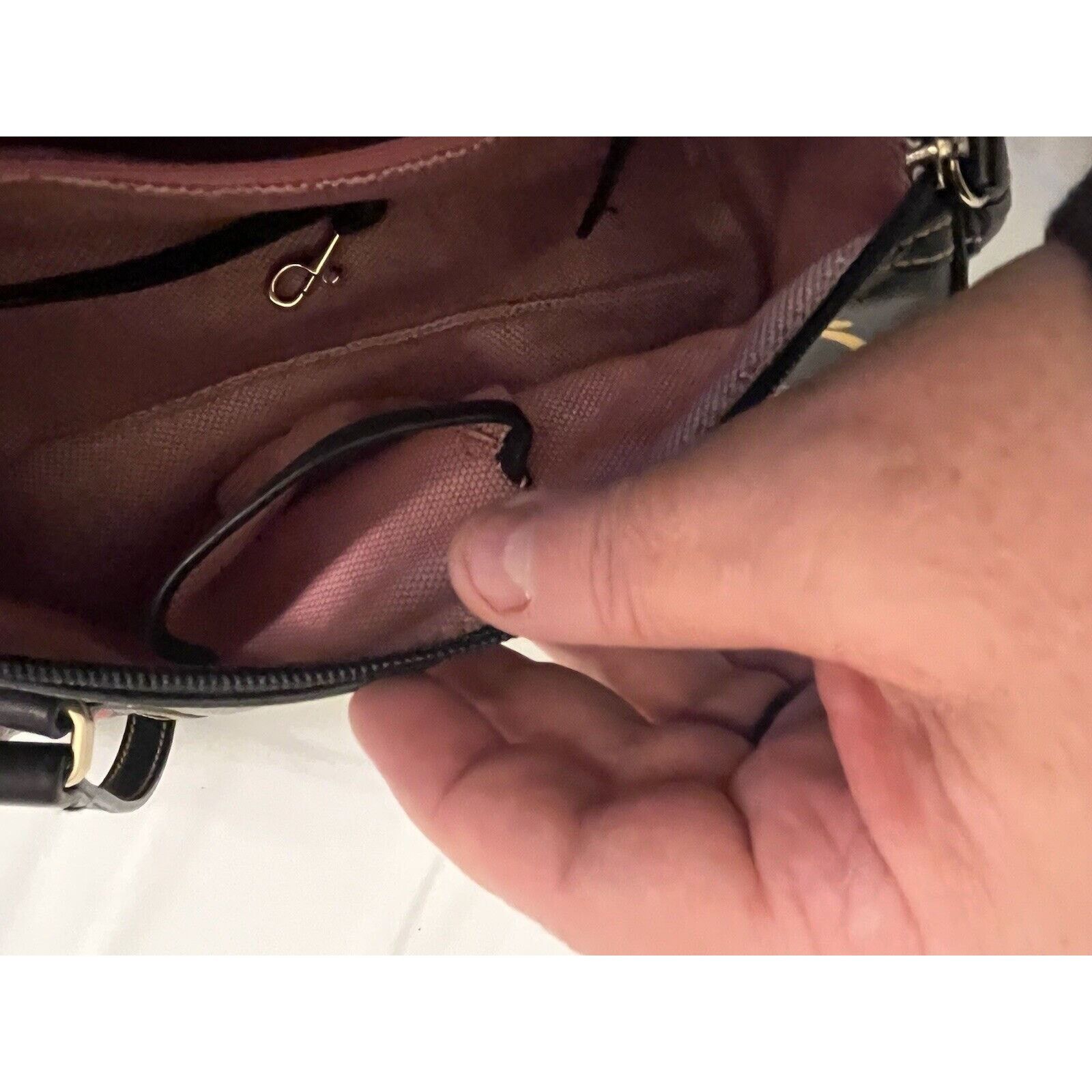 Dooney & Bourke Dooney & Bourke leather duck bag, purse, handbag Size ONE SIZE - 11 Thumbnail