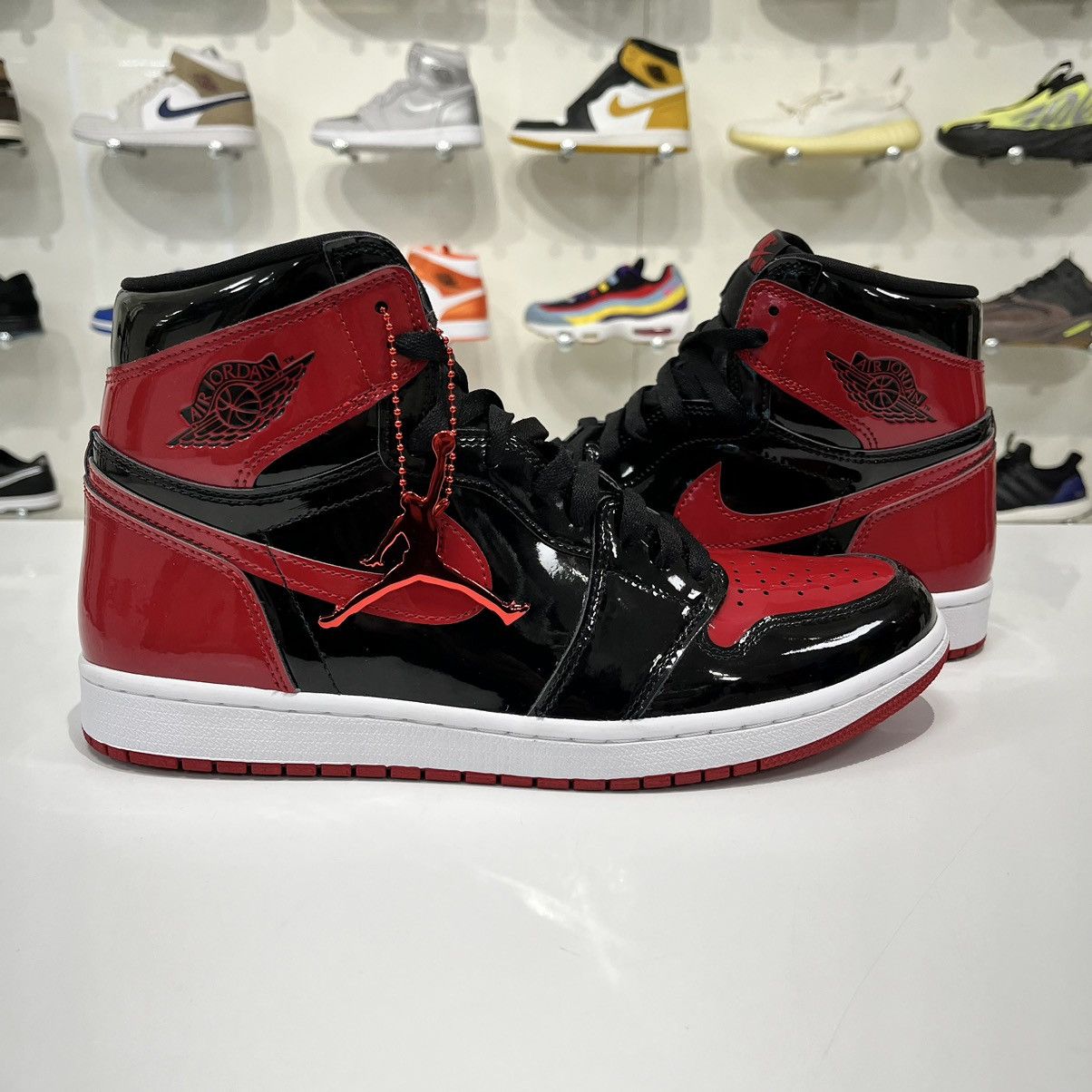 Nike Air Jordan 1 Retro High OG Patent Bred Size US 11 / EU 44 - 1 Thumbnail