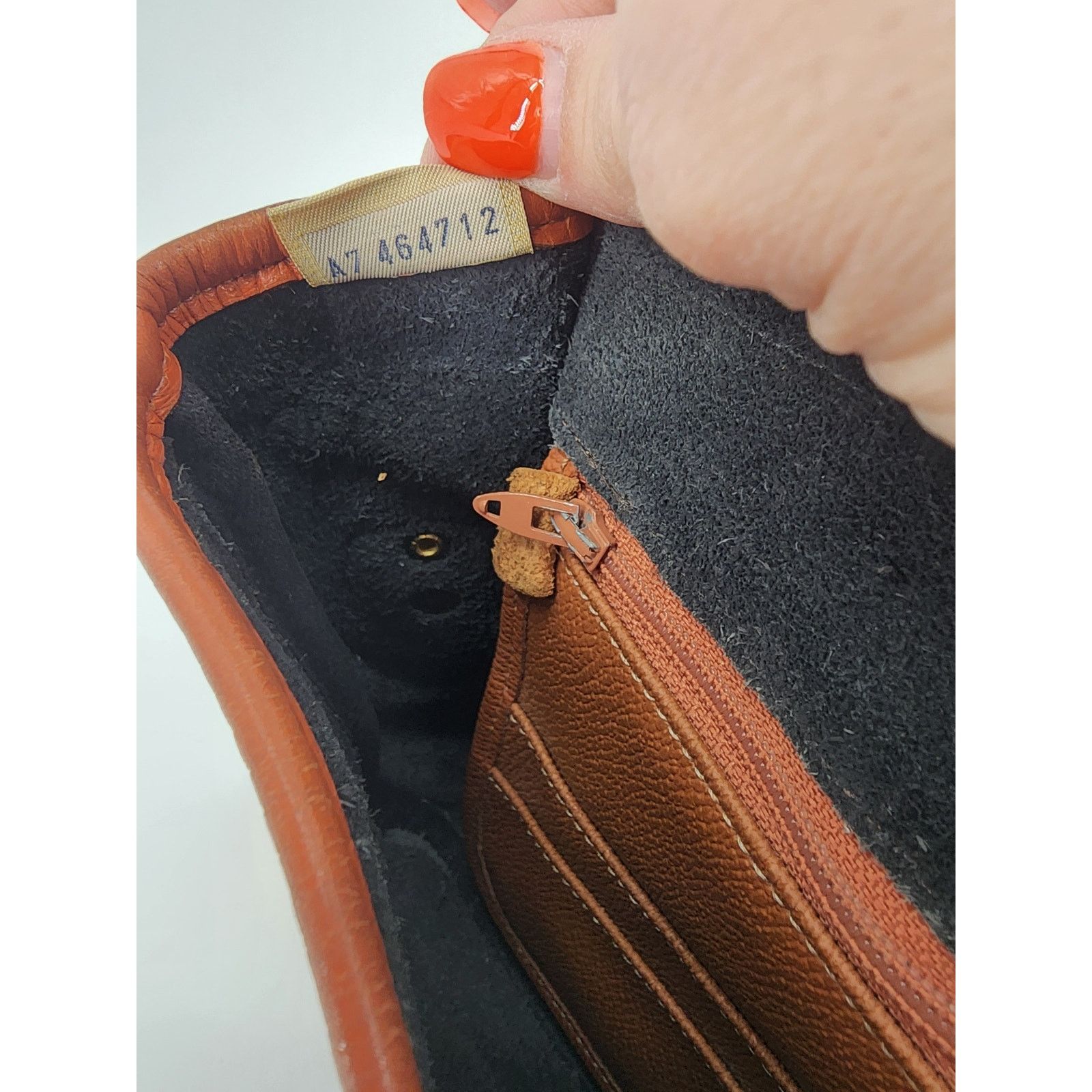 Dooney & Bourke Vintage Dooney & Bourke Black All Weather Leather Handle Bag Size ONE SIZE - 11 Thumbnail