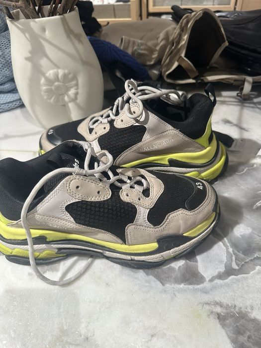 Balenciaga Balenciaga Triple S size 43/10 US | Grailed