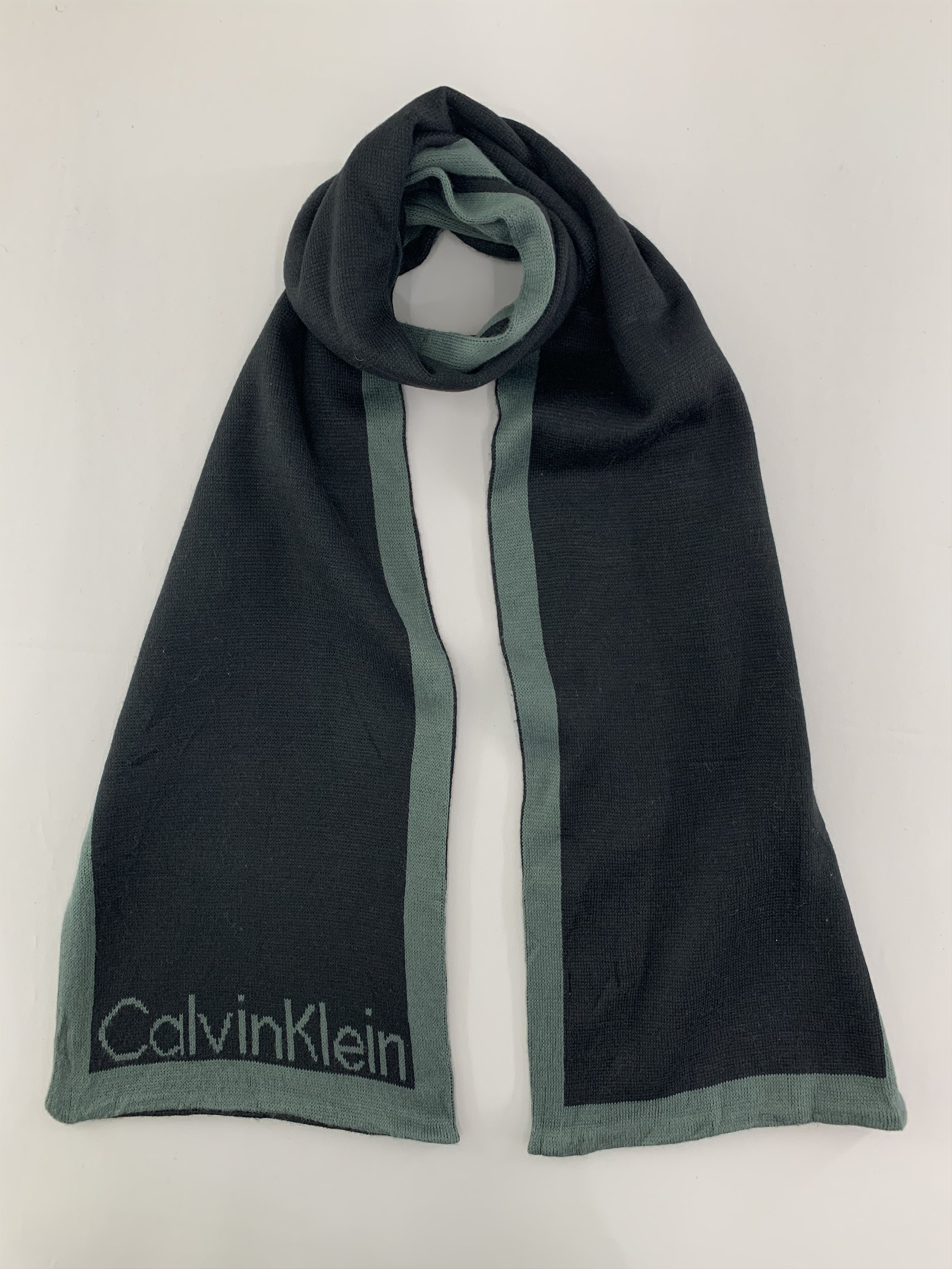 Calvin Klein Calvin Klein Scarf Wool Muffler Neck Wrap BL4072 Size ONE SIZE - 1 Thumbnail