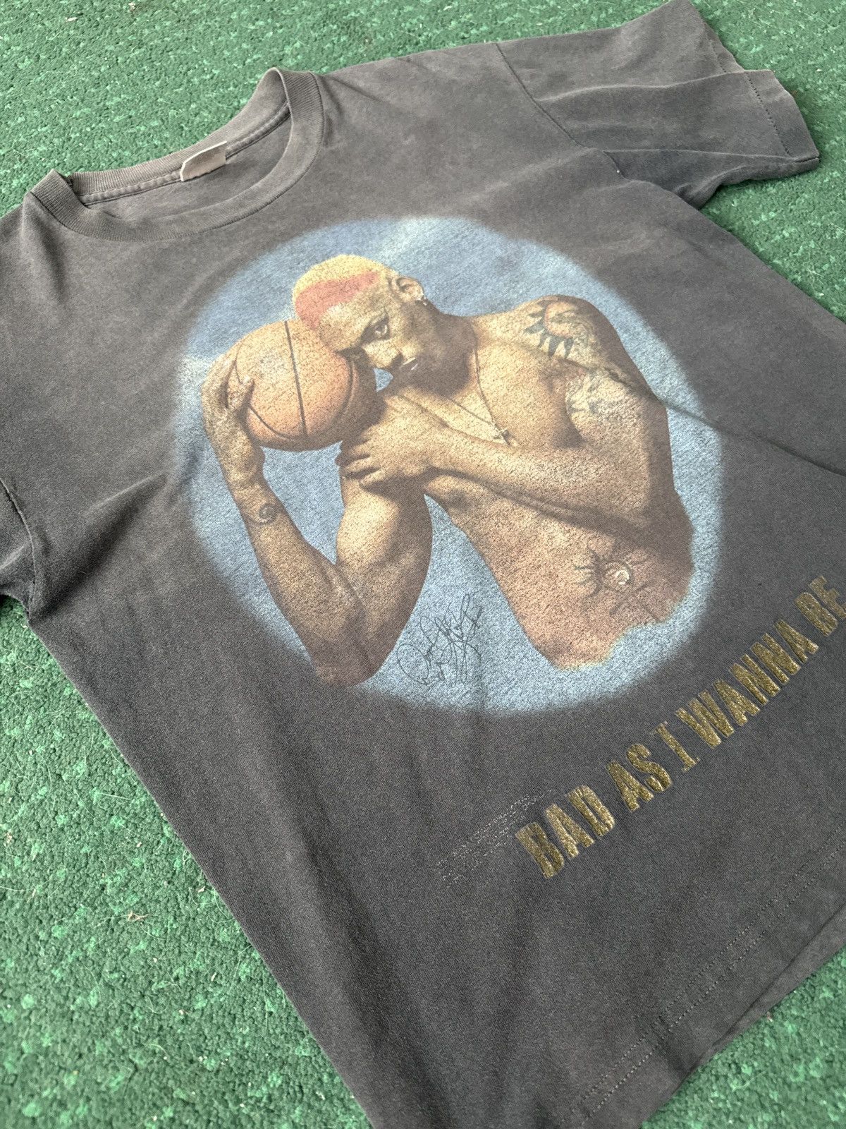 Vintage Vintage Dennis Rodman “Bad As I Wanna Be” t shirt Size US L / EU 52-54 / 3 - 2 Thumbnail