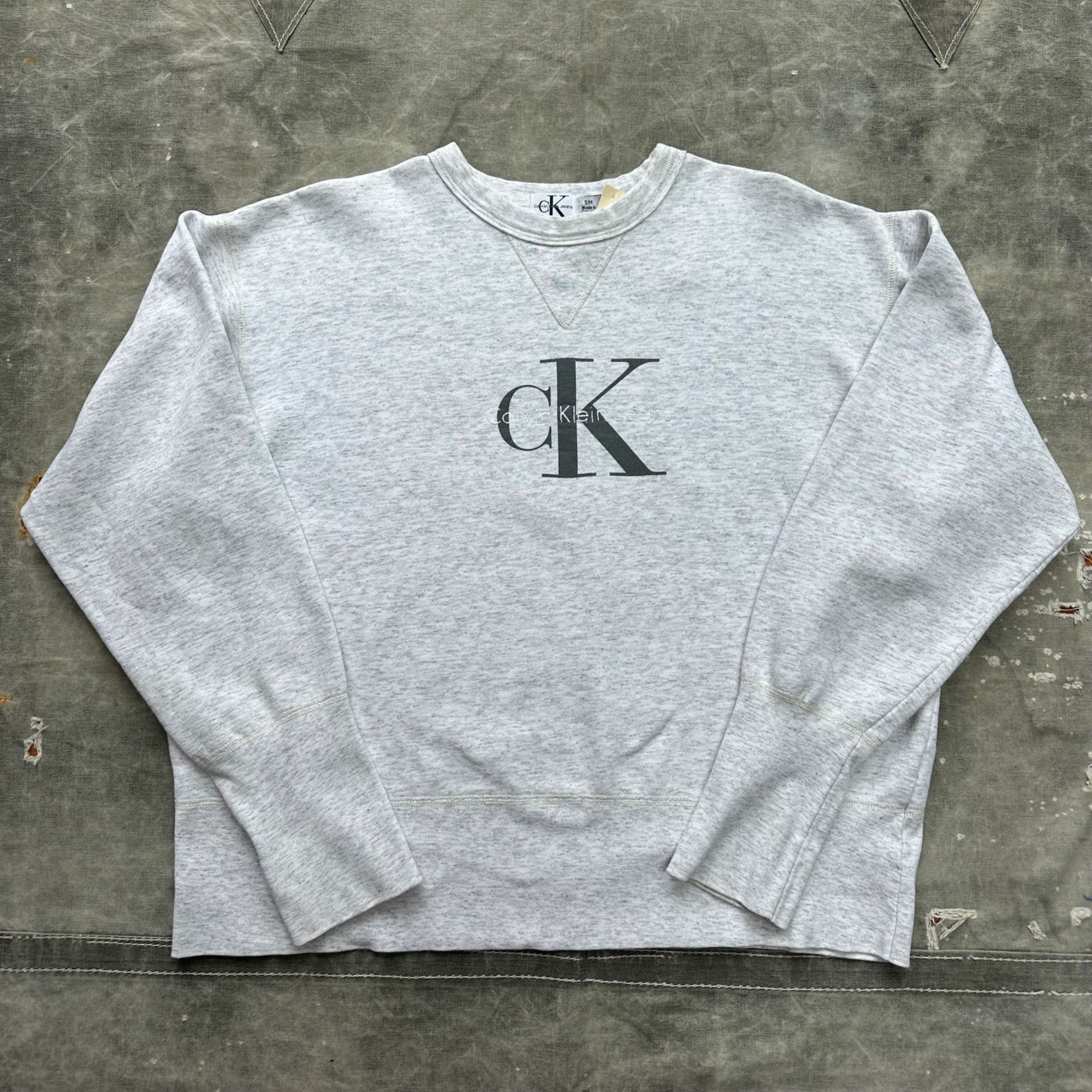 Vintage Vintage Calvin Klein Embroidered Sweatshirt Size US M / EU 48-50 / 2 - 1 Thumbnail