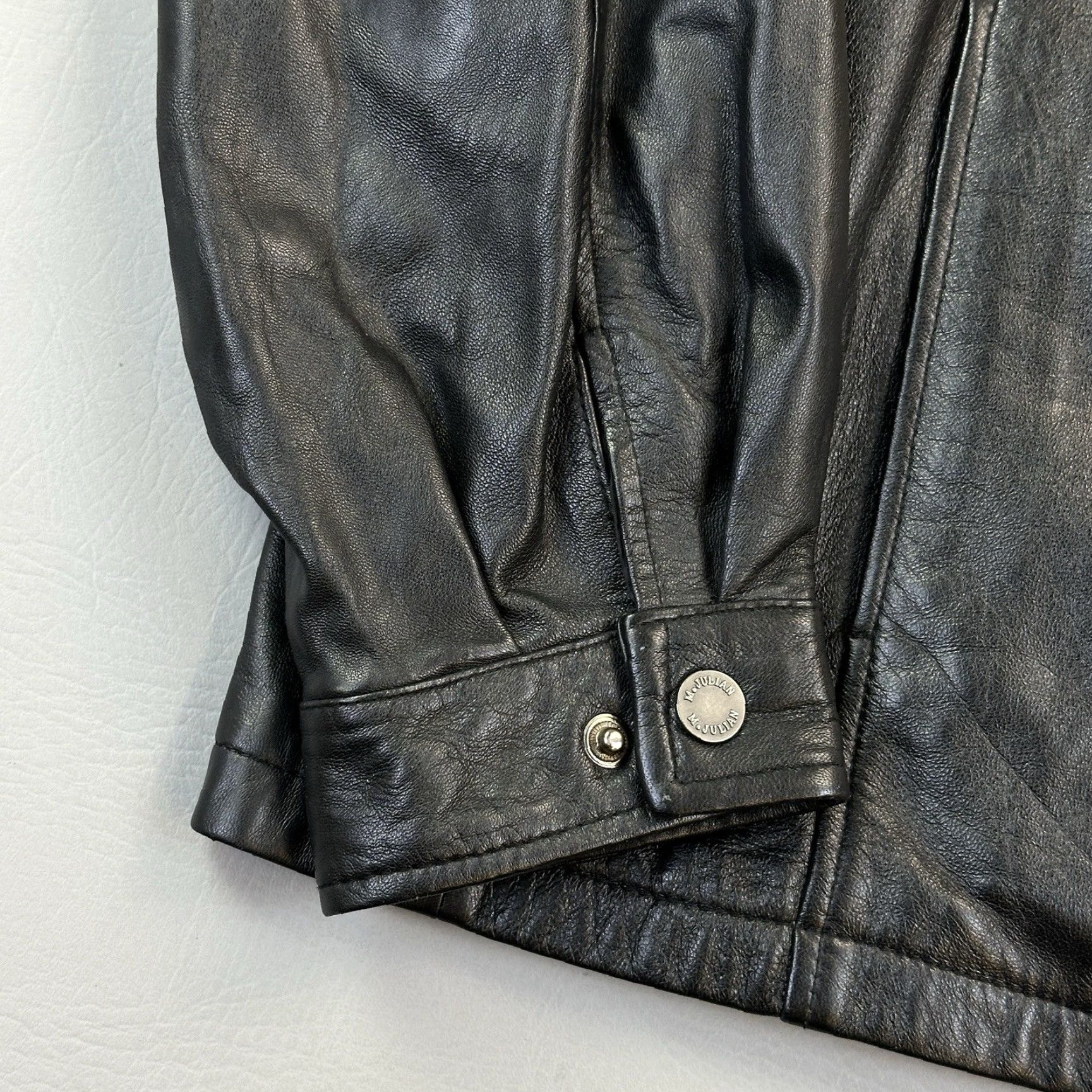 Vintage VINTAGE Wilsons Leather M Julian Motot Jacket Mens L Black Leather Full Zip Lined Bomber 90s Retro Motorcycle Zipper Size US L / EU 52-54 / 3 - 2 Thumbnail