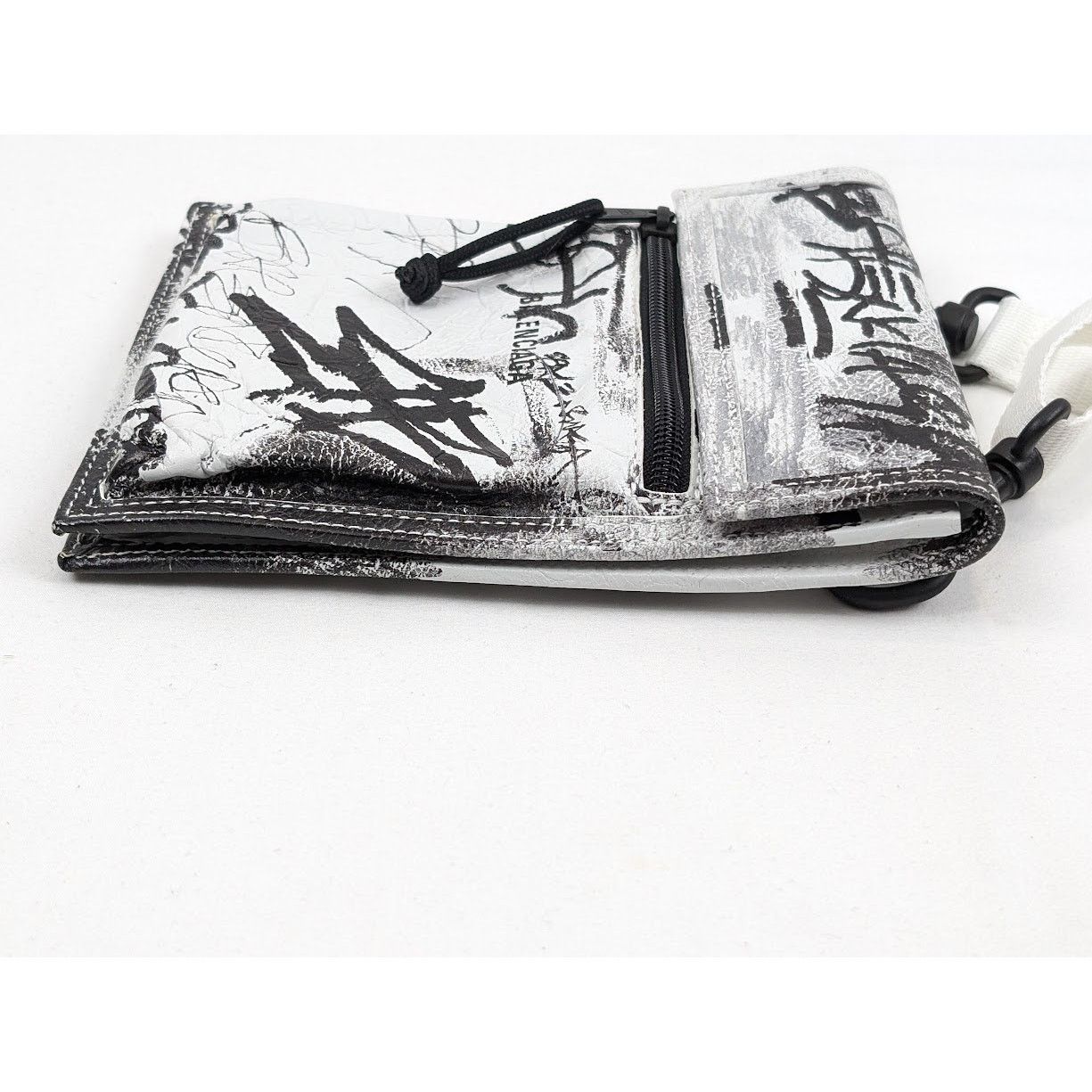 Balenciaga o1rshd1 Q:2 / Size: OS / Explorer Small Pouch Strap Graffiti Size ONE SIZE - 7 Thumbnail