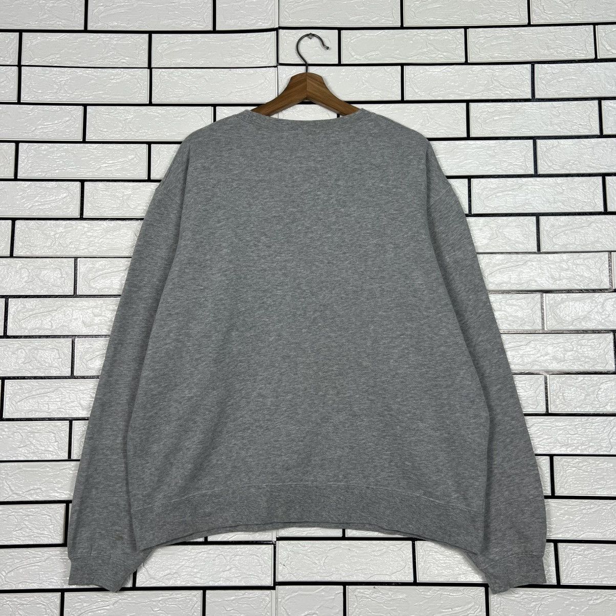 Tommy Hilfiger Vintage TOMMY HILFIGER DENIM Crewneck Sweatshirt #3978-C181 Size US L / EU 52-54 / 3 - 11 Thumbnail