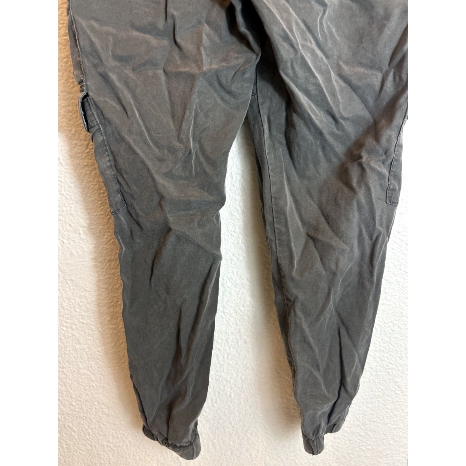 Banana Republic Banana Republic Lyocell Cargo Pants Women’s XS Petite Army Green 28x25 Size 26" / US 2 / IT 38 - 7 Thumbnail