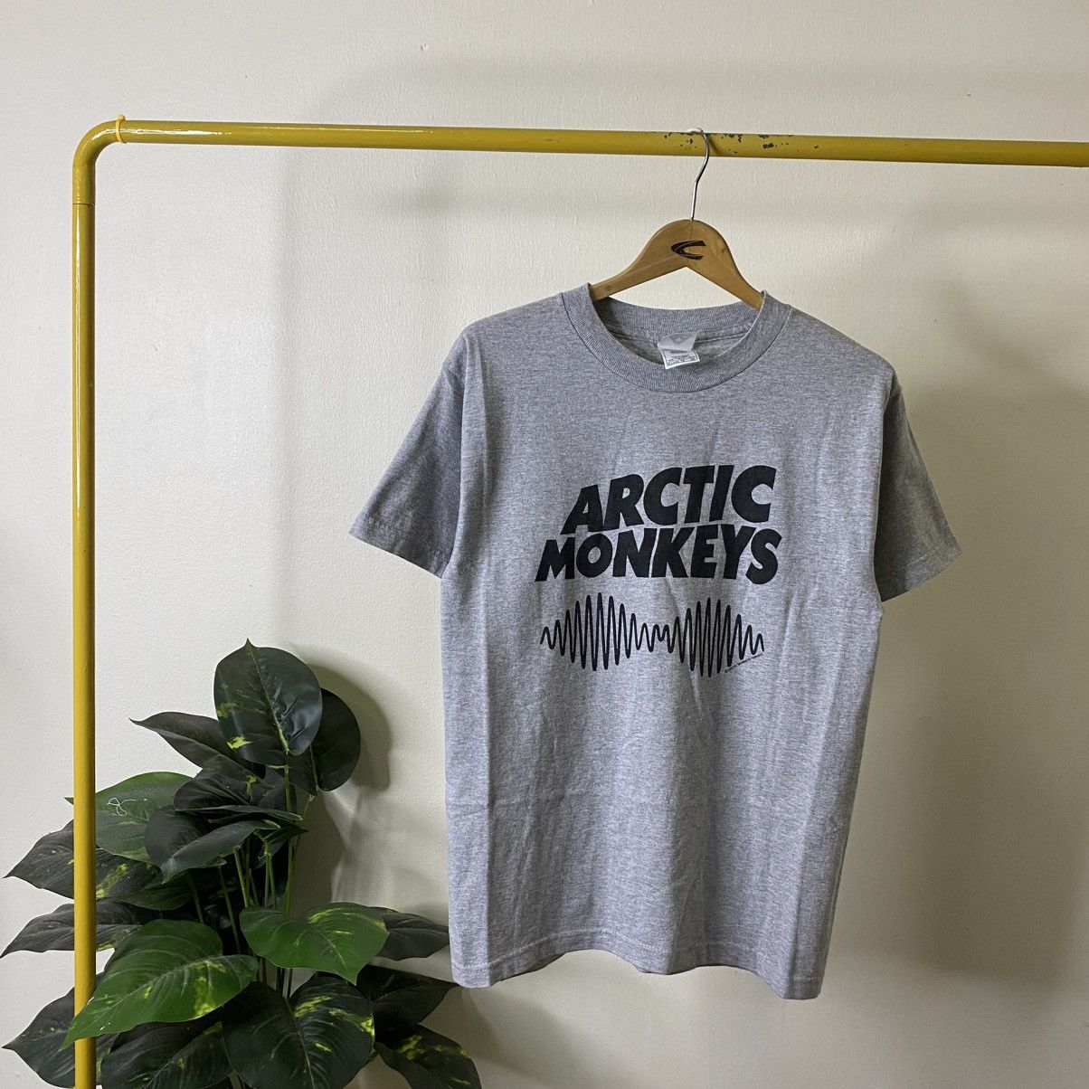 Band Tees Vintage 2000s Arctic Monkey English Rock Band T Shirt Size US M / EU 48-50 / 2 - 1 Thumbnail