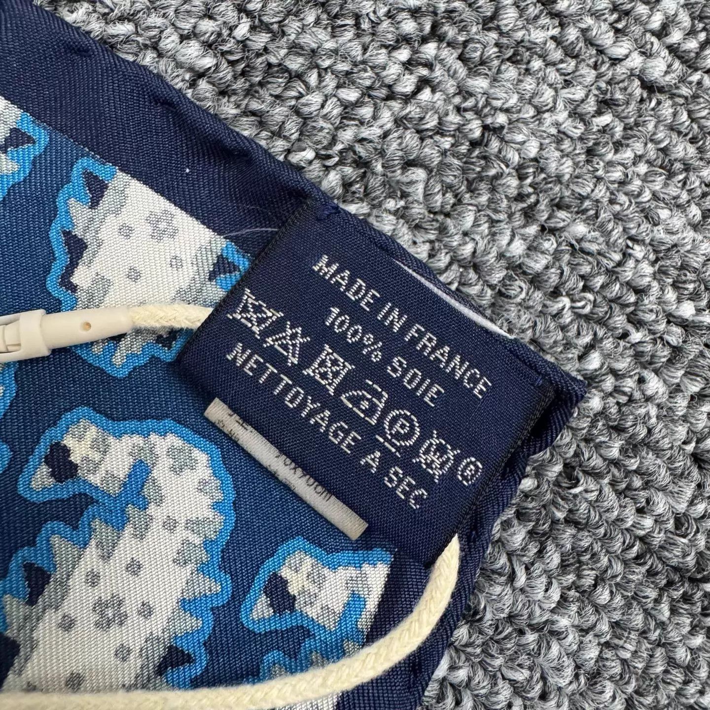 Hermes Hermes Classic Blue & Gold Wheel Scarf 90x90 Size ONE SIZE - 5 Thumbnail