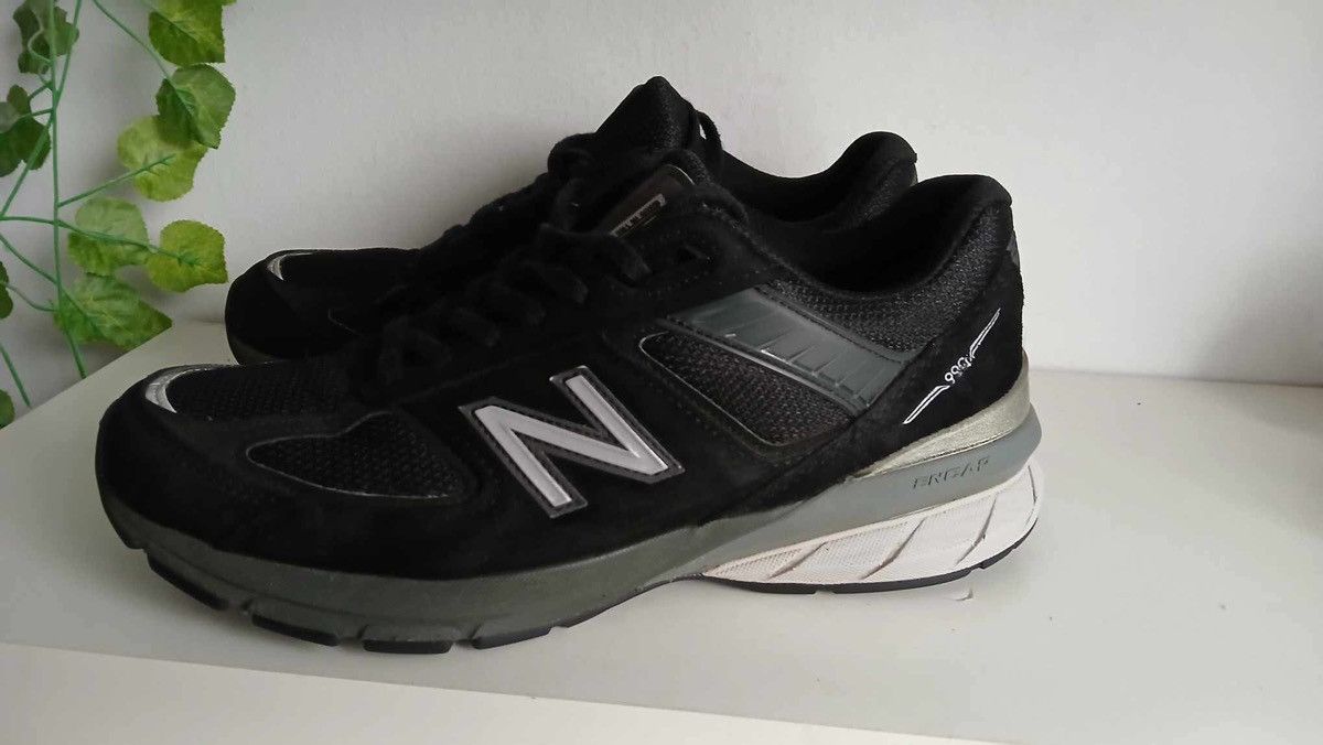 New Balance New Balance 990 V5 size 9 sneakers Size US 9 / EU 42 - 13 Thumbnail