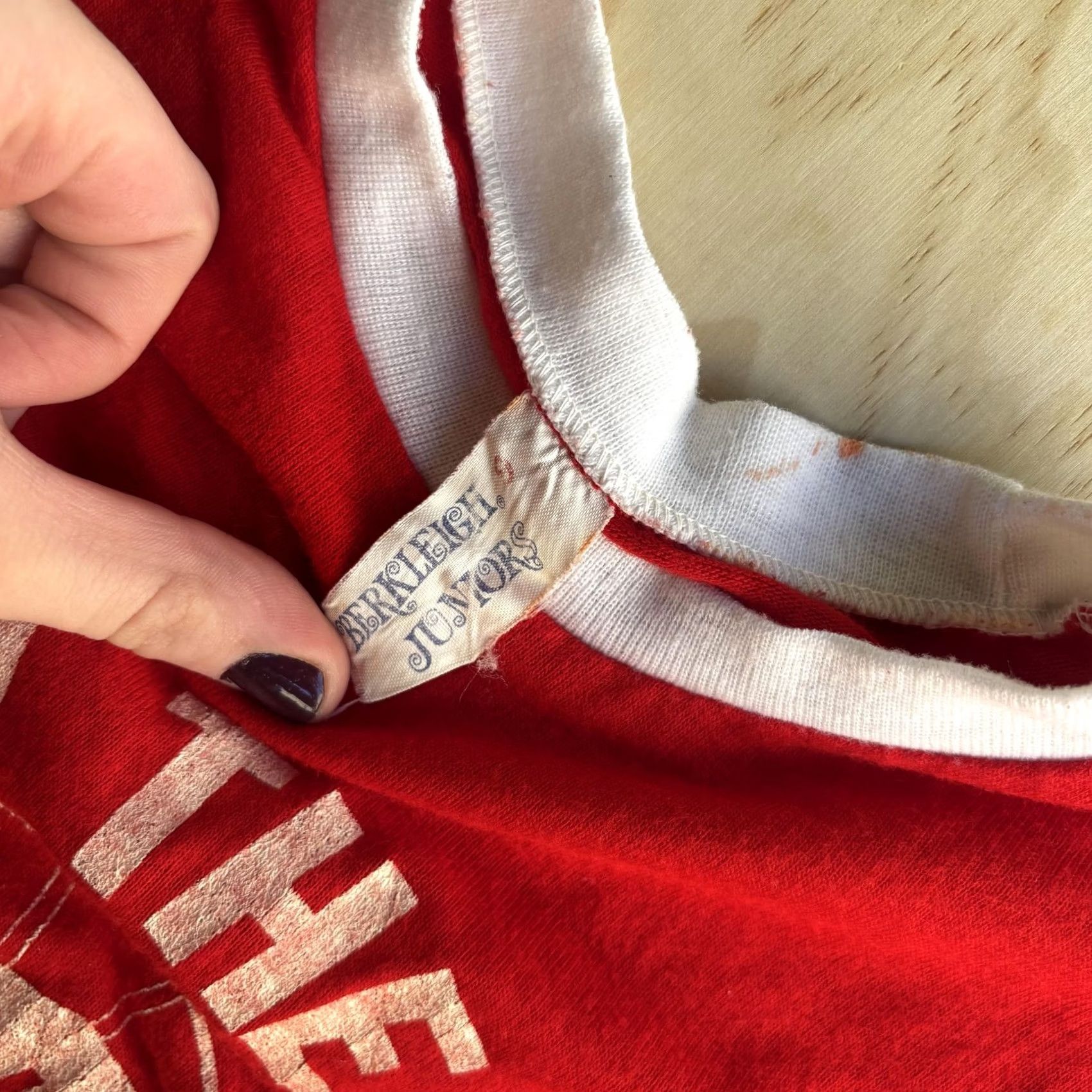 Vintage VINTAGE Barclay Juniors Dress T Shirt Junior Small Red UMWA Graphic Tee Shirt Dress Juniors Small Red Graphic Print Retro 90s Mens Womens Boys Girls Size XS / US 0-2 / IT 36-38 - 3 Thumbnail