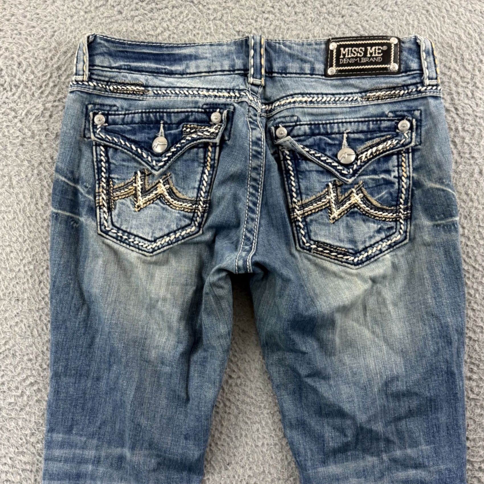 Miss Me VINTAGE Miss Me Jeans Bootcut Womens 29 Blue Mid Rise Embellished Distressed Cowgirl MENS? Size 29" - 7 Thumbnail