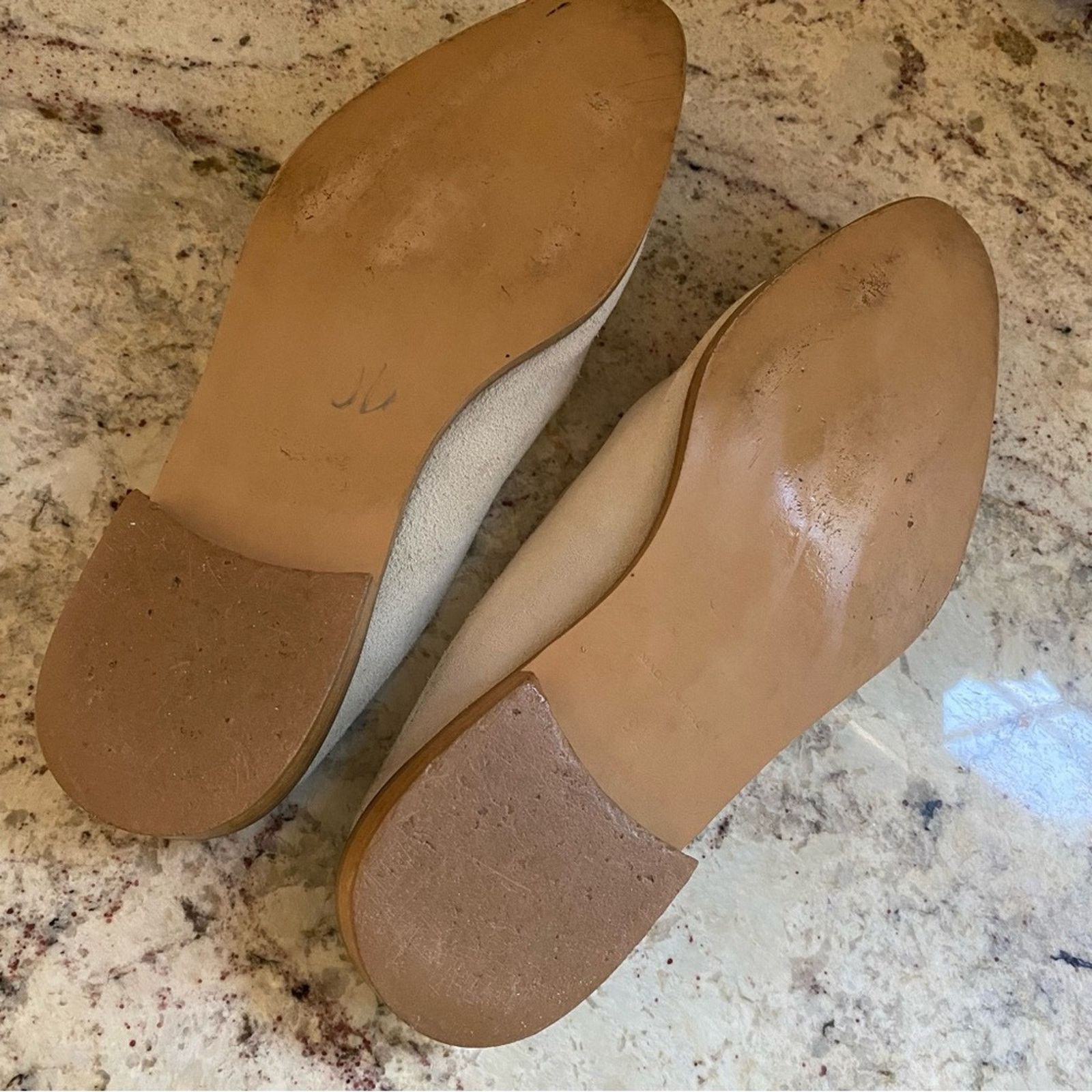Everlane Everlane $179 Modern Loafer Mule Ivory Suede Women 9.5 Italy Size US 9.5 / IT 39.5 - 9 Thumbnail
