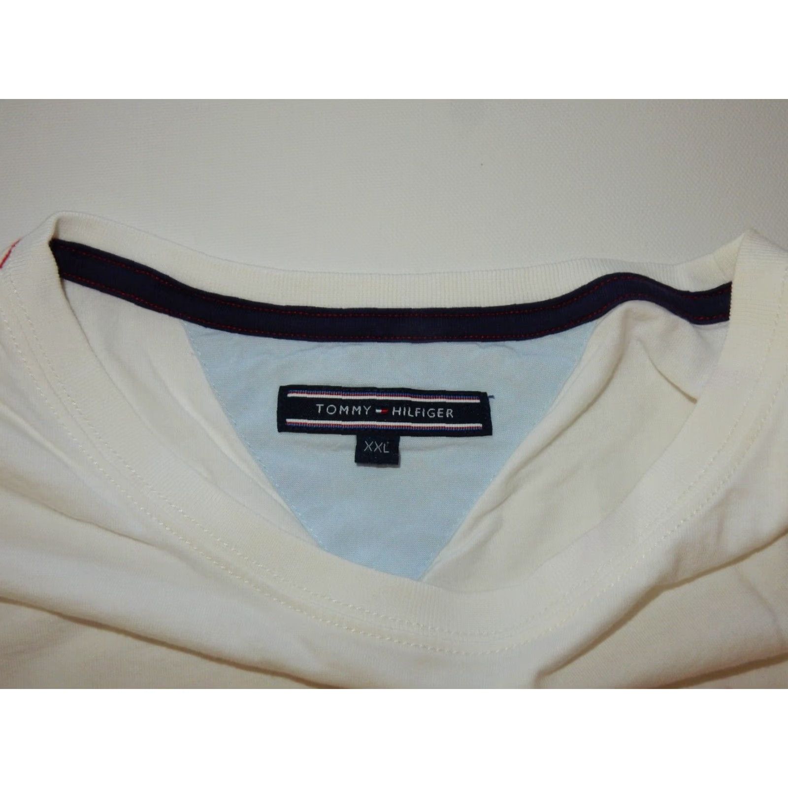 Tommy Hilfiger Tommy Hilfiger Men's T-Shirt Size XXL Short Sleeve White Graphic Print 90s Size US XXL / EU 58 / 5 - 3 Thumbnail