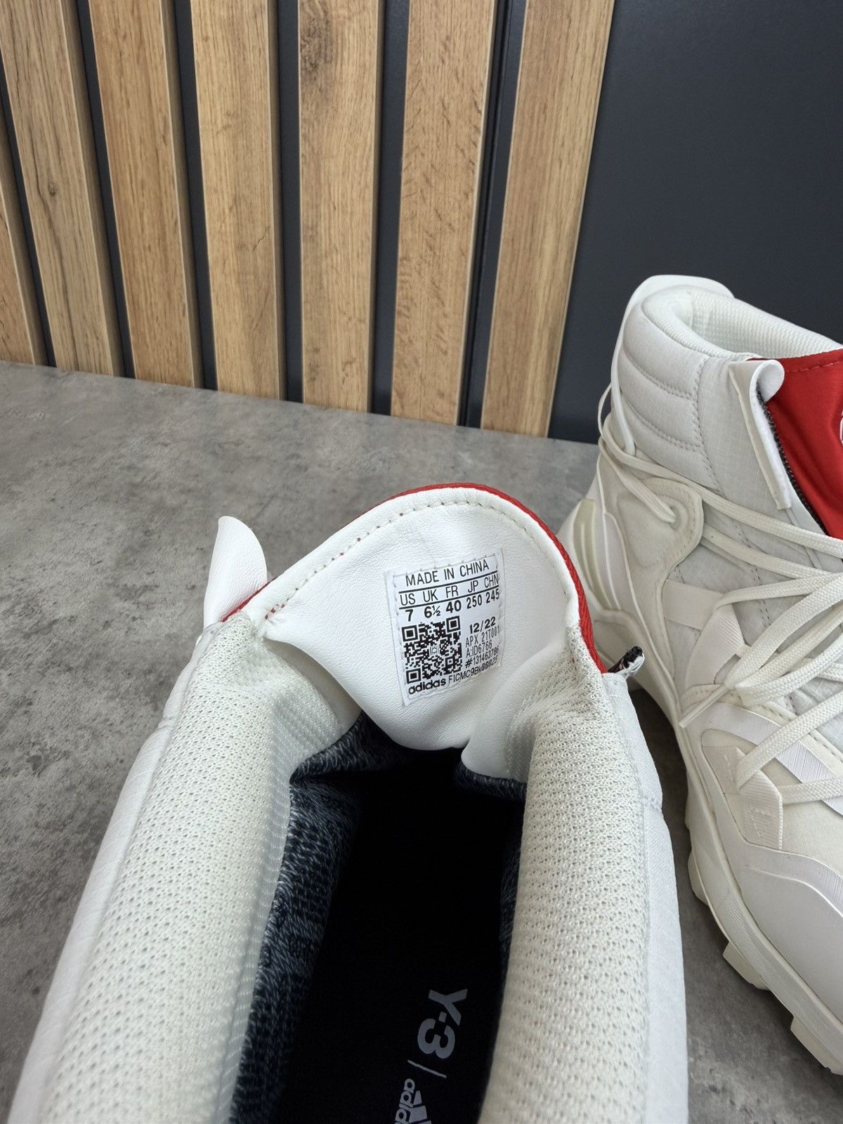 Yohji Yamamoto Adidas Y-3 Yohji Yamamoto Terrex Swift R3 Gore-Tex Size 7 Size US 7 / EU 40 - 11 Thumbnail