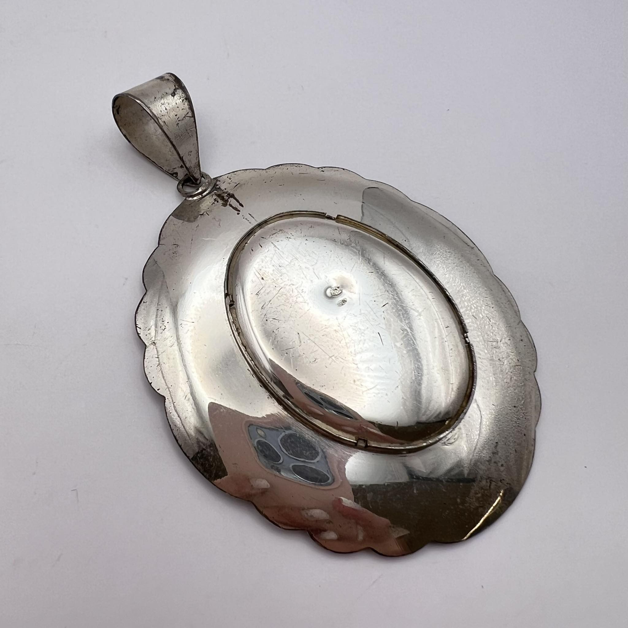 Vintage Vintage Gilt Silver 925 Pendant Virgin Mary Marked Italy Size ONE SIZE - 7 Thumbnail