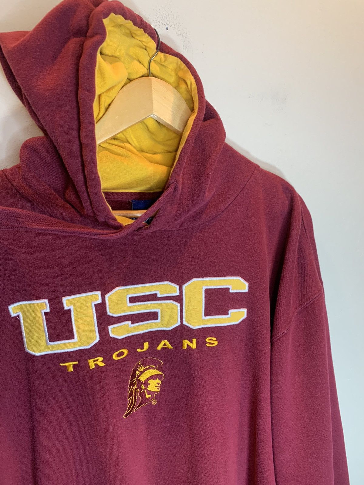 Vintage *RARE* Vintage USC Trojans NCAA College Embroidered Hoodie Size US XL / EU 56 / 4 - 2 Thumbnail
